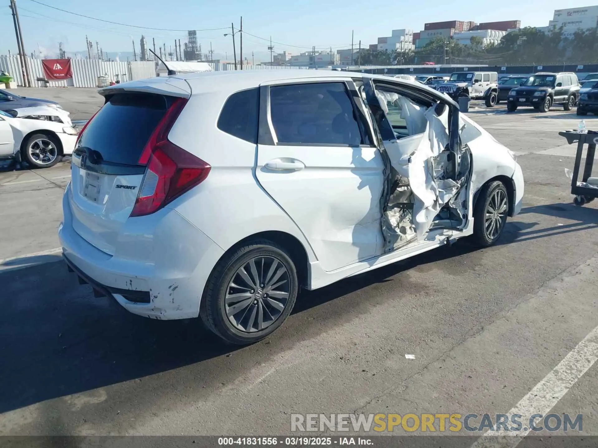 4 Фотография поврежденного автомобиля 3HGGK5H60KM717921 HONDA FIT 2019