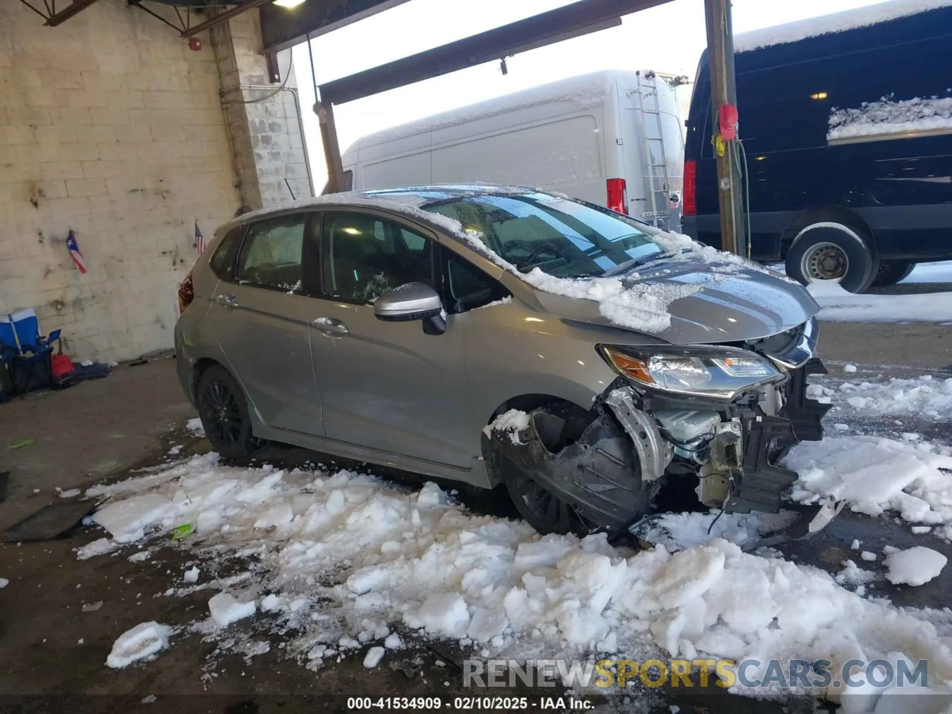 1 Фотография поврежденного автомобиля 3HGGK5H62KM741279 HONDA FIT 2019