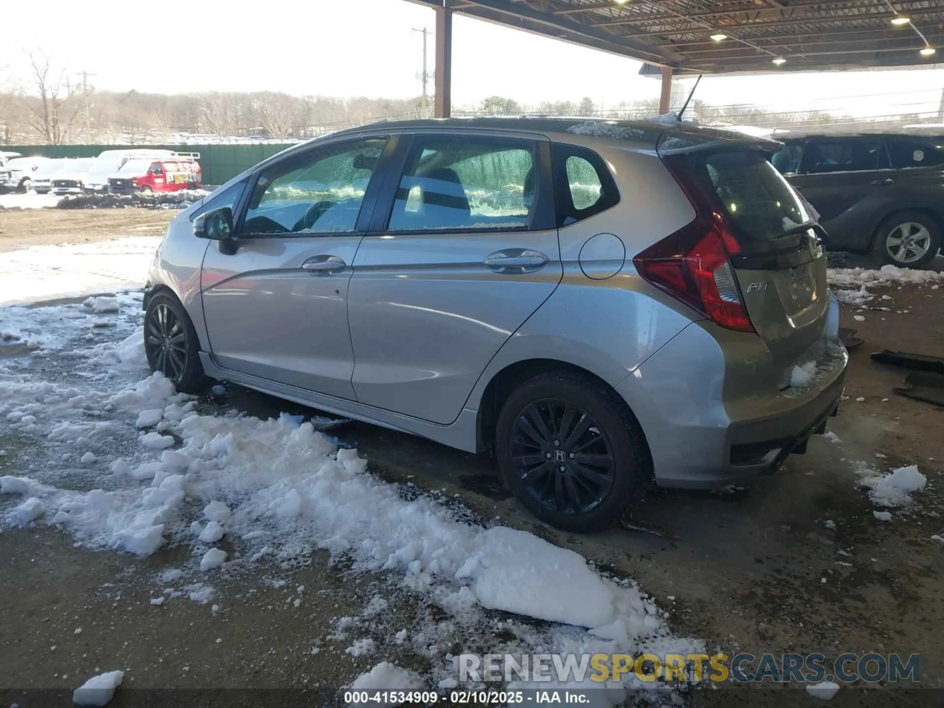 3 Фотография поврежденного автомобиля 3HGGK5H62KM741279 HONDA FIT 2019