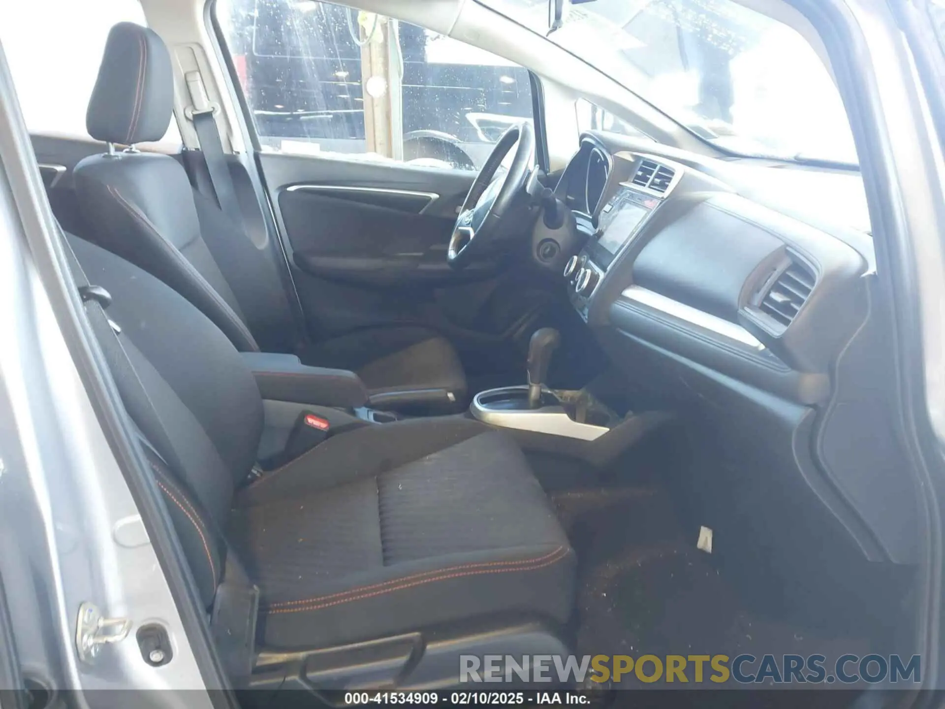 5 Фотография поврежденного автомобиля 3HGGK5H62KM741279 HONDA FIT 2019