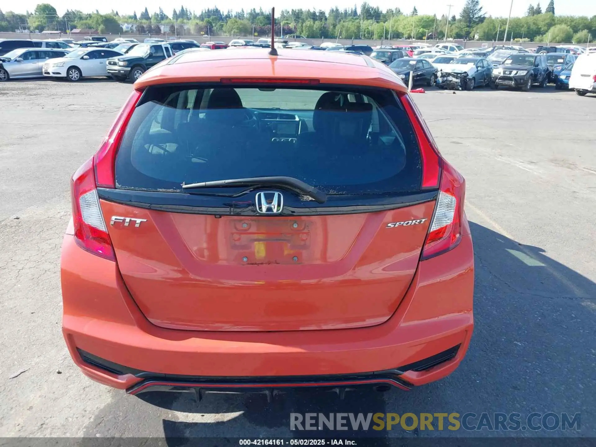 17 Photograph of a damaged car 3HGGK5H64KM717632 HONDA FIT 2019