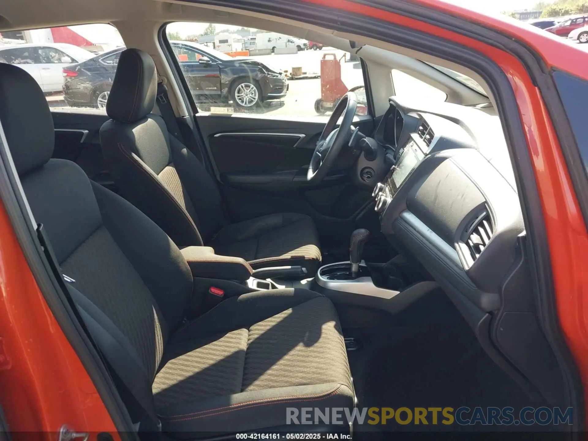 5 Photograph of a damaged car 3HGGK5H64KM717632 HONDA FIT 2019
