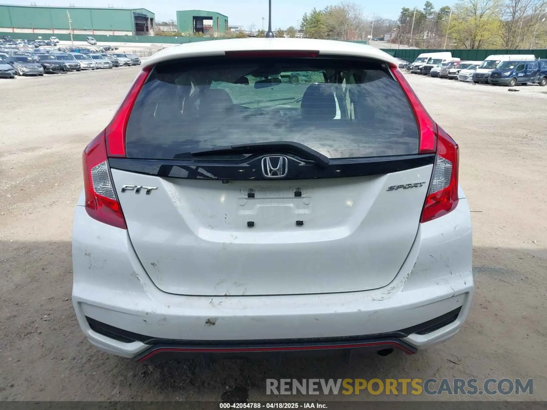 17 Photograph of a damaged car 3HGGK5H67KM719889 HONDA FIT 2019