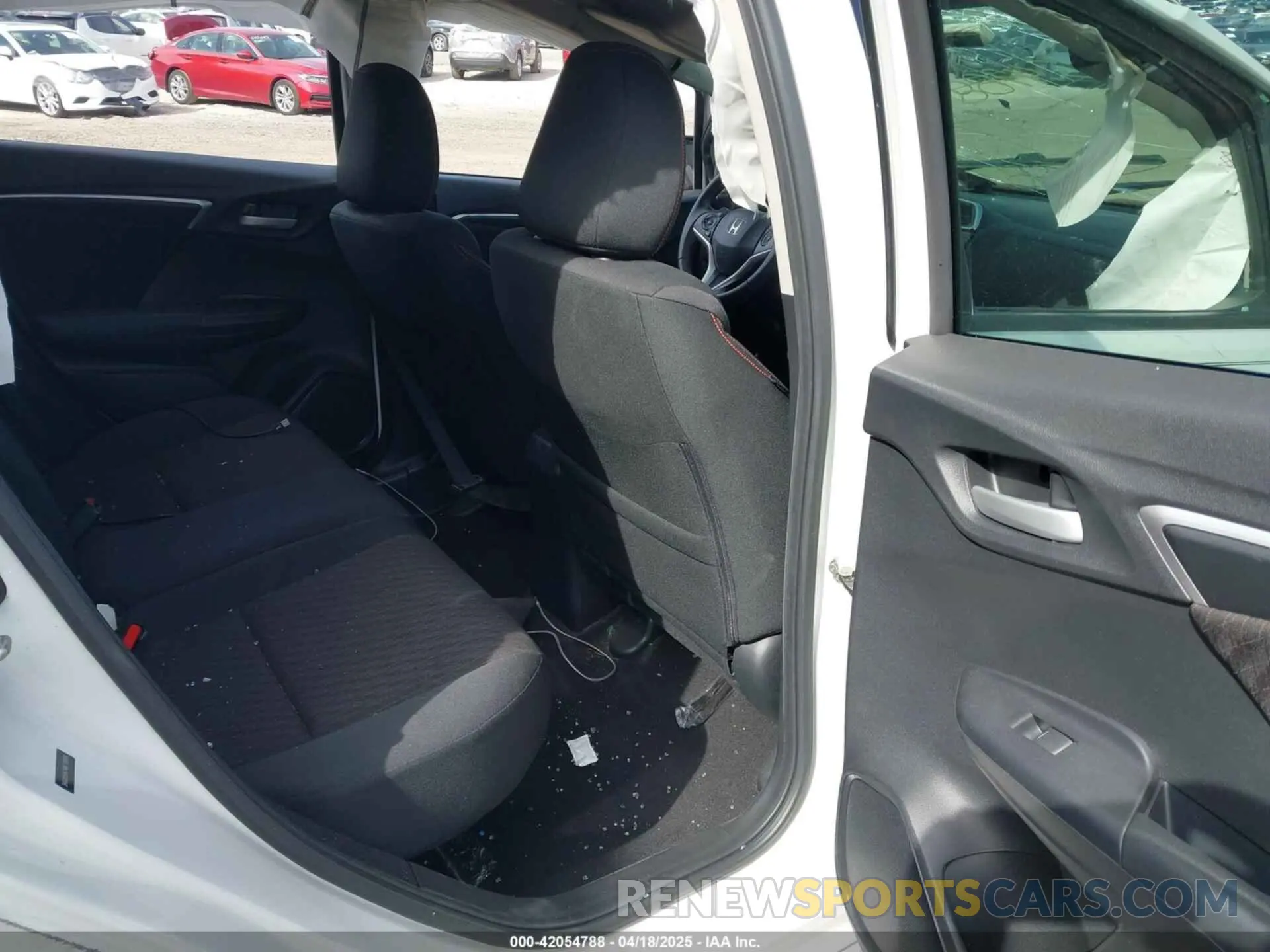 8 Photograph of a damaged car 3HGGK5H67KM719889 HONDA FIT 2019