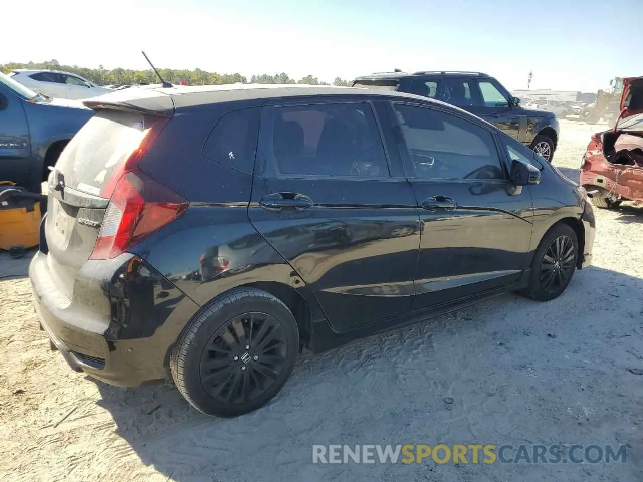 3 Photograph of a damaged car 3HGGK5H68KM732733 HONDA FIT 2019