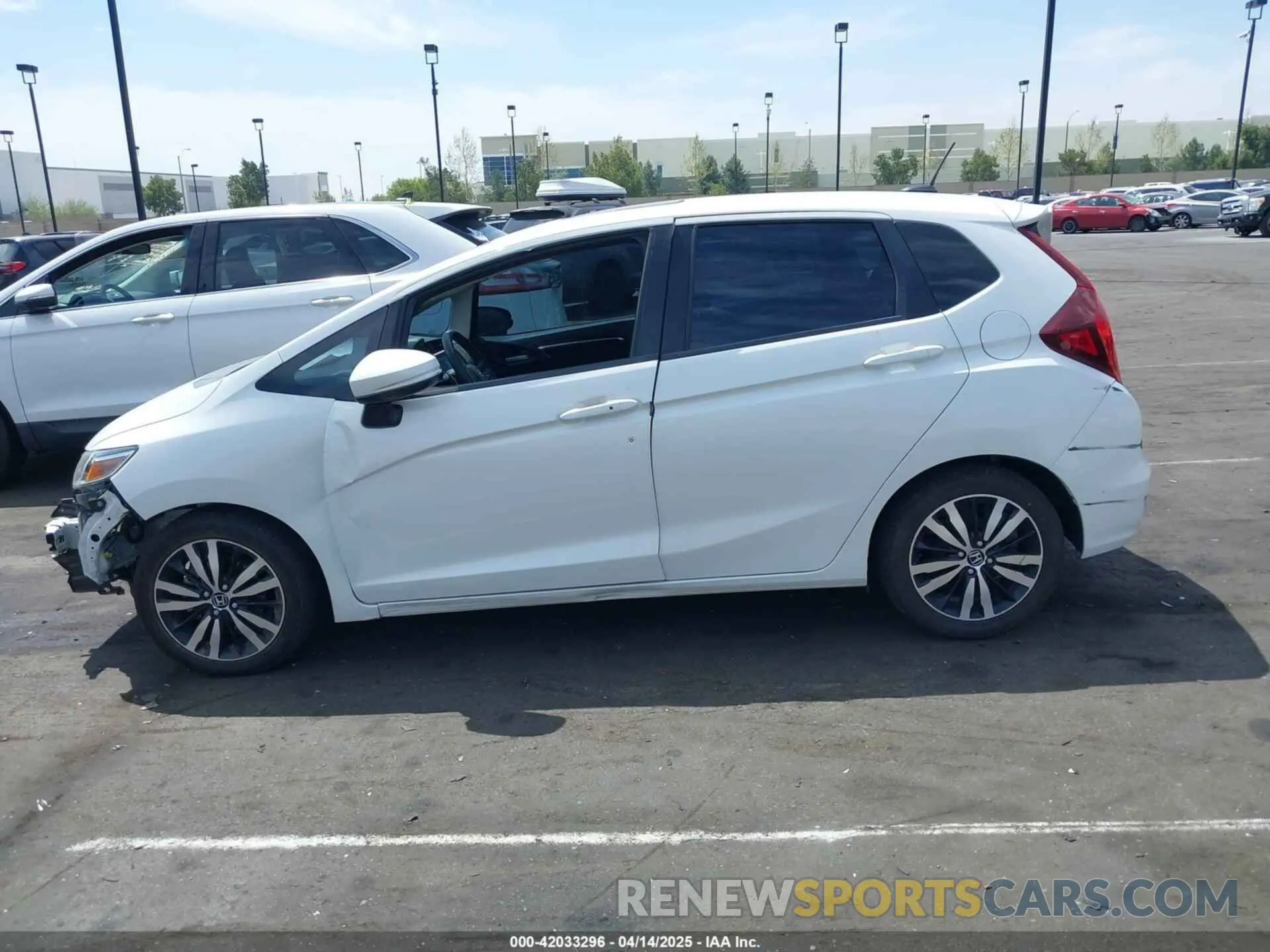 15 Photograph of a damaged car 3HGGK5H80KM715748 HONDA FIT 2019
