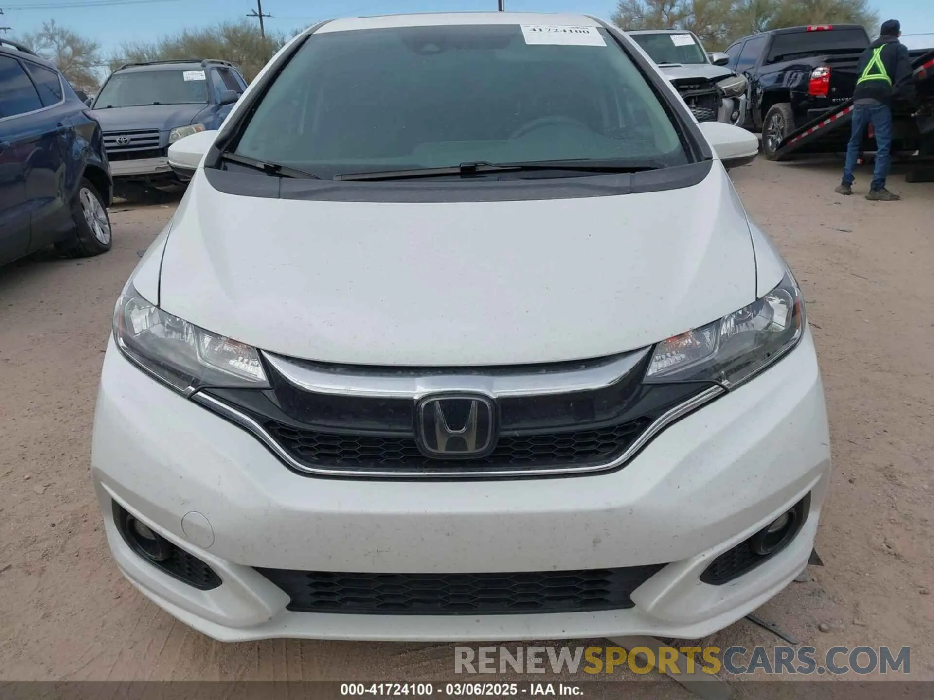 12 Фотография поврежденного автомобиля 3HGGK5H82KM741039 HONDA FIT 2019