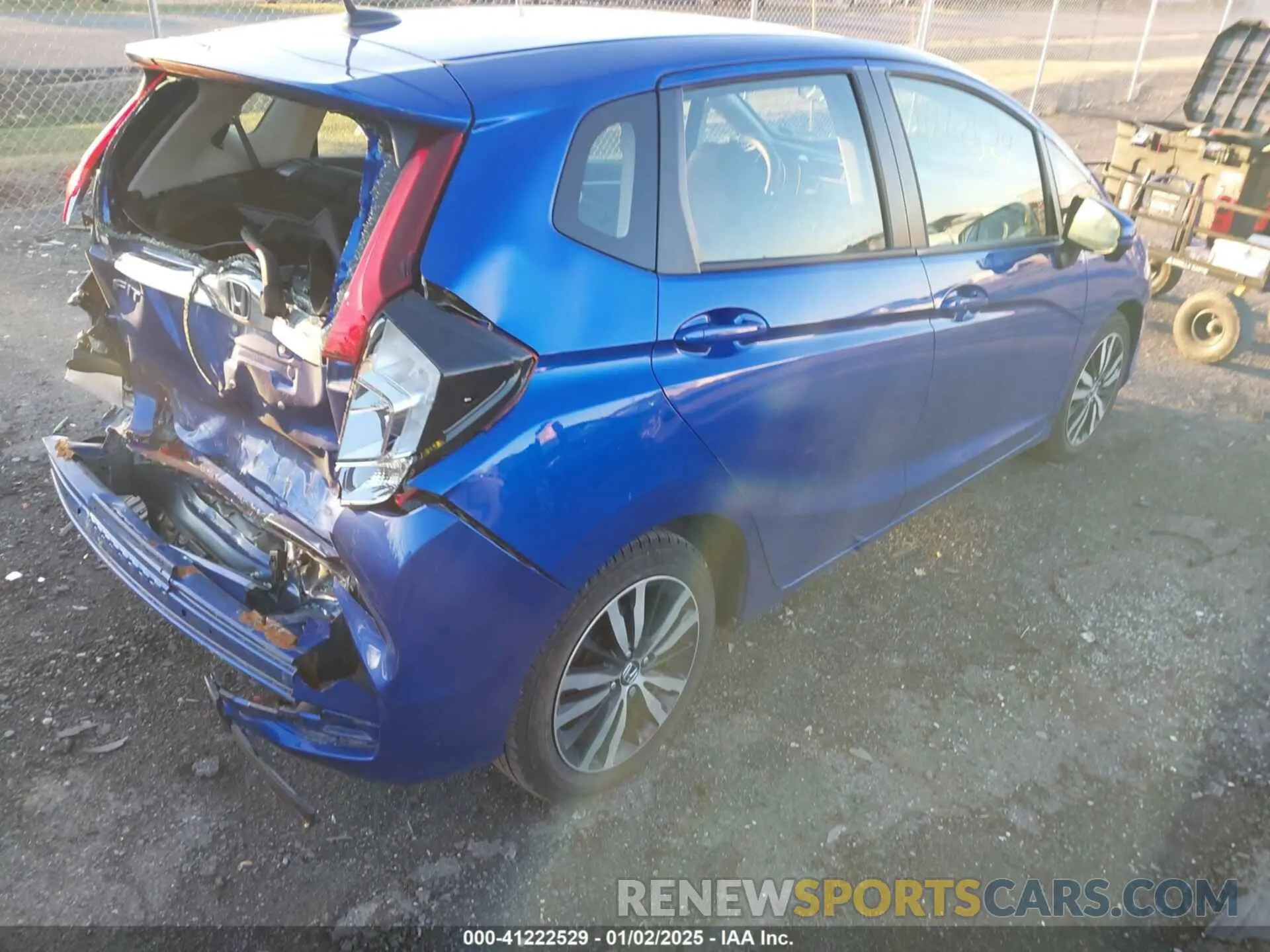 4 Photograph of a damaged car 3HGGK5H82KM741543 HONDA FIT 2019
