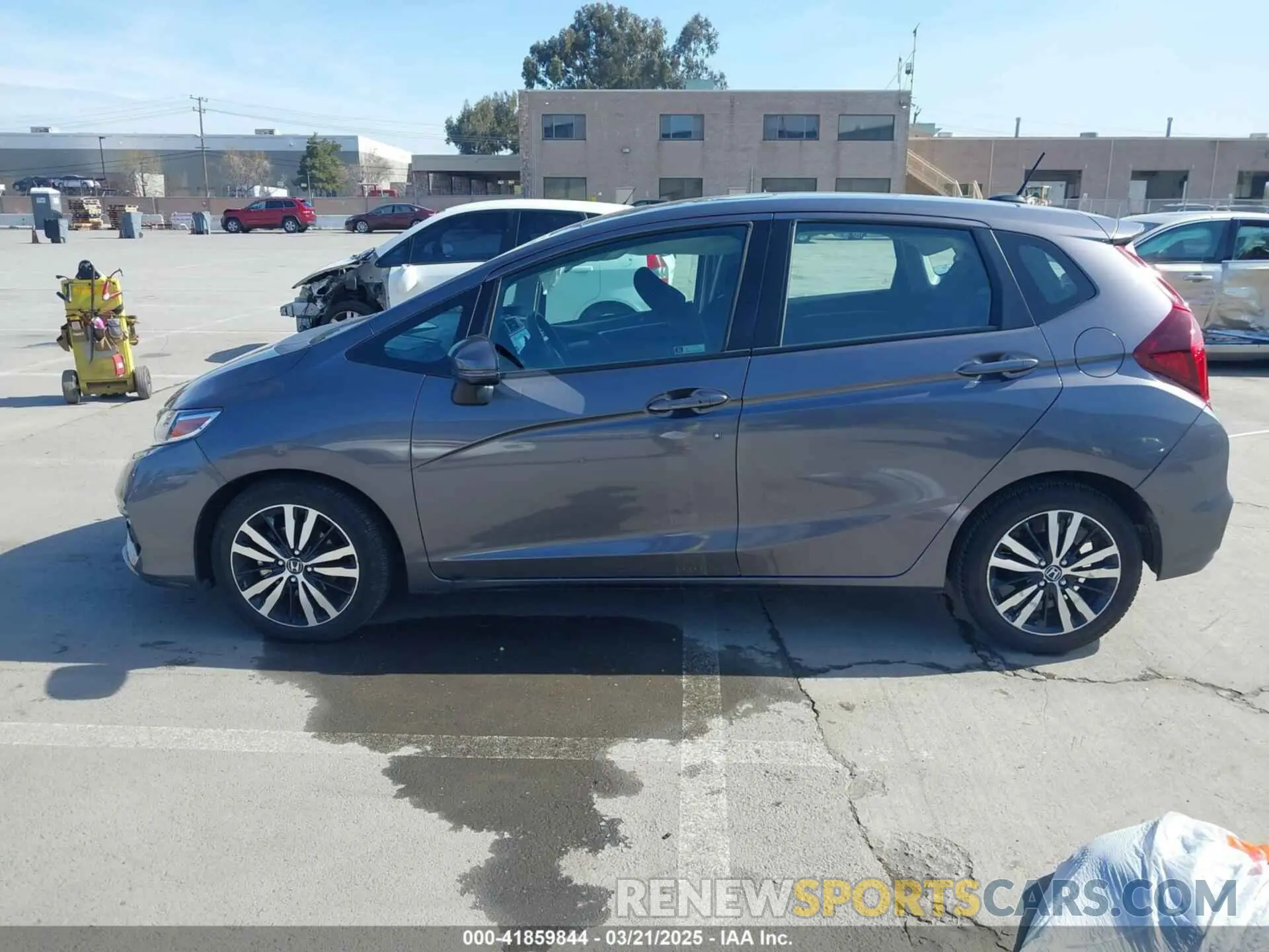 15 Photograph of a damaged car 3HGGK5H84KM742208 HONDA FIT 2019