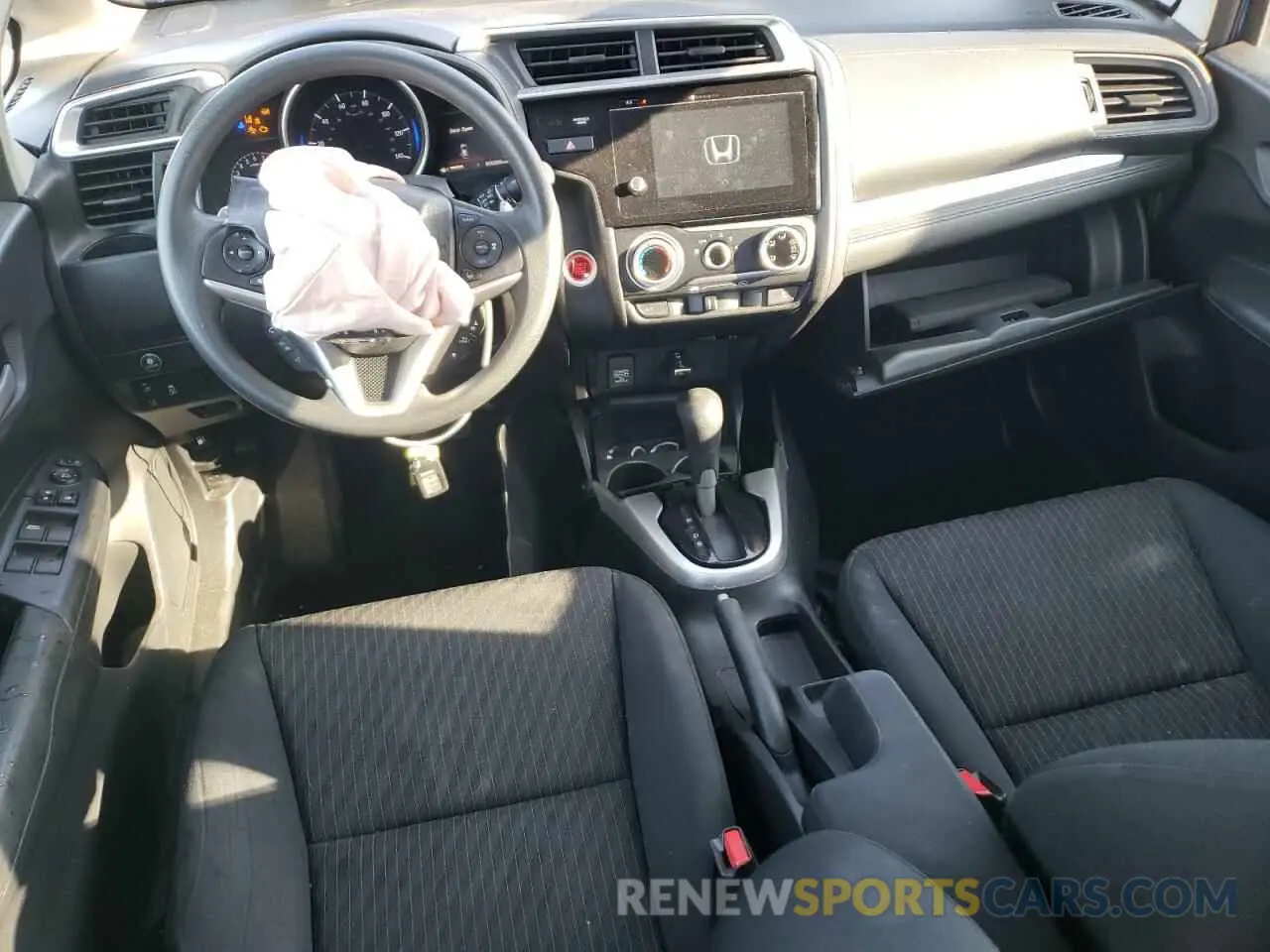 8 Фотография поврежденного автомобиля 3HGGK5H85KM718502 HONDA FIT 2019