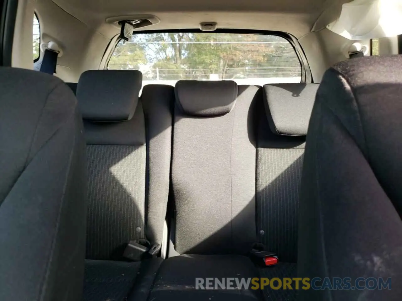 10 Фотография поврежденного автомобиля 3HGGK5H85KM750608 HONDA FIT 2019