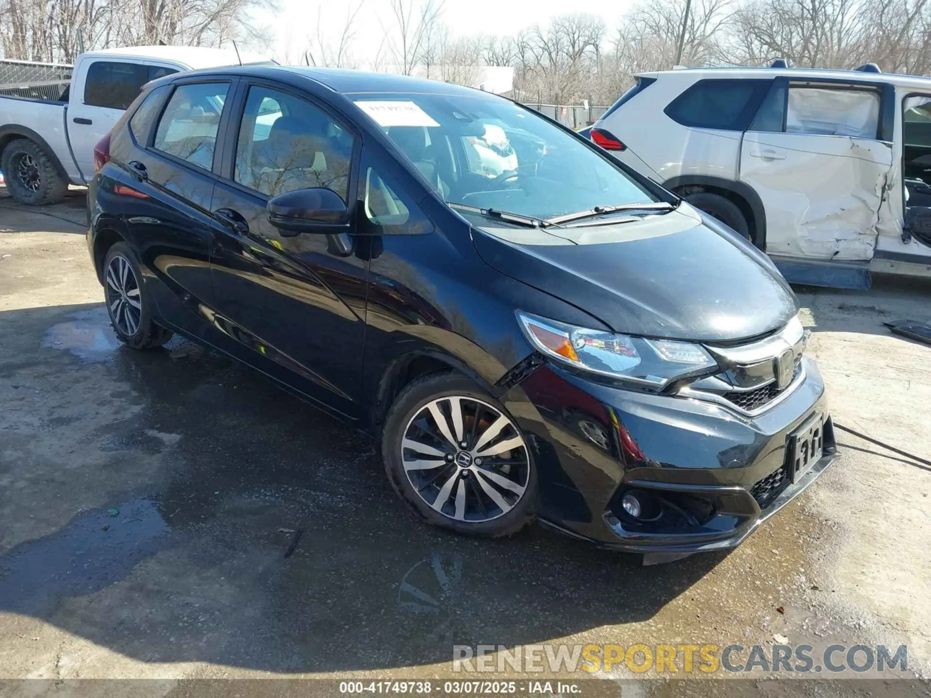 1 Фотография поврежденного автомобиля 3HGGK5H86KM716757 HONDA FIT 2019
