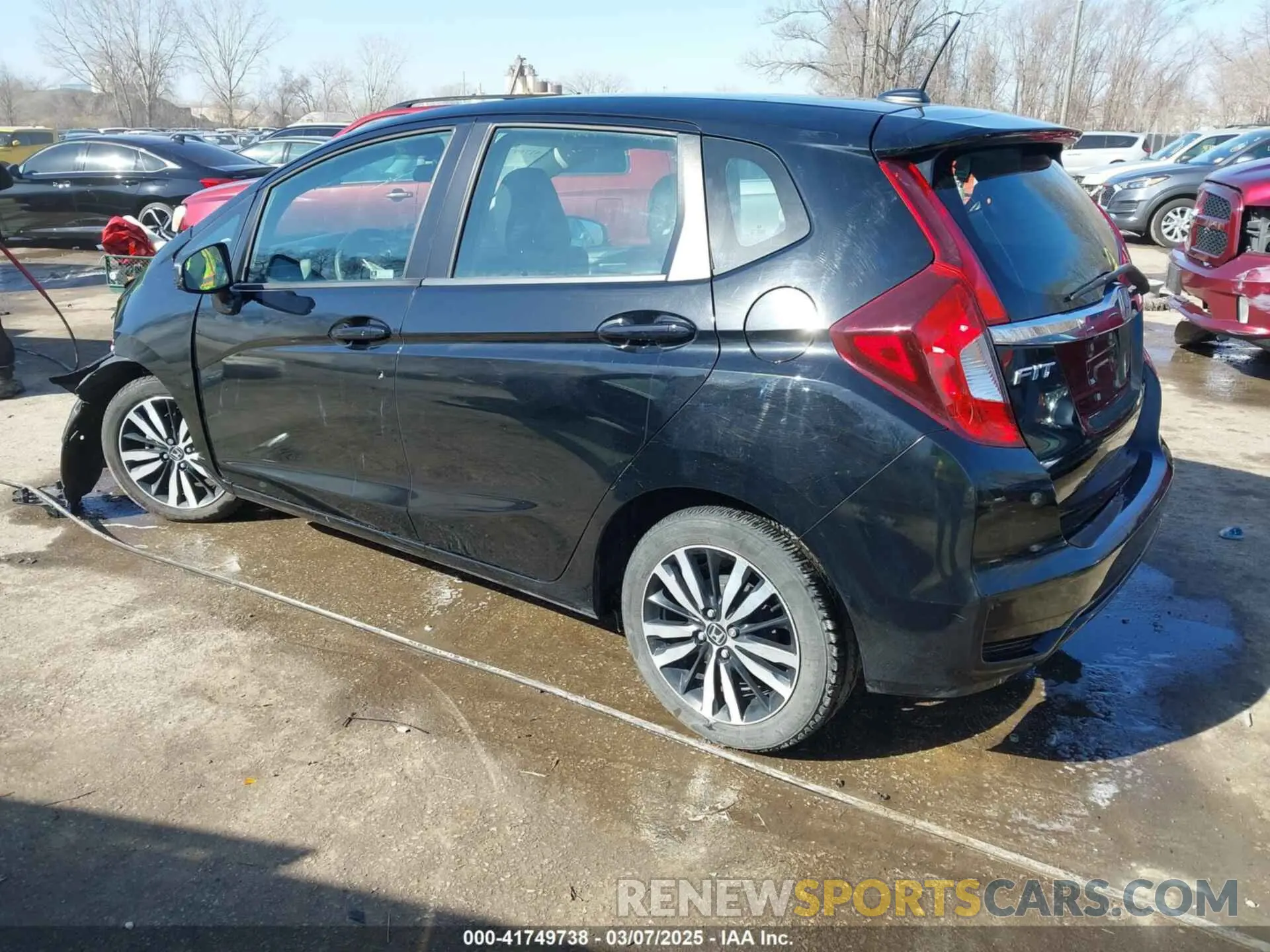 3 Фотография поврежденного автомобиля 3HGGK5H86KM716757 HONDA FIT 2019