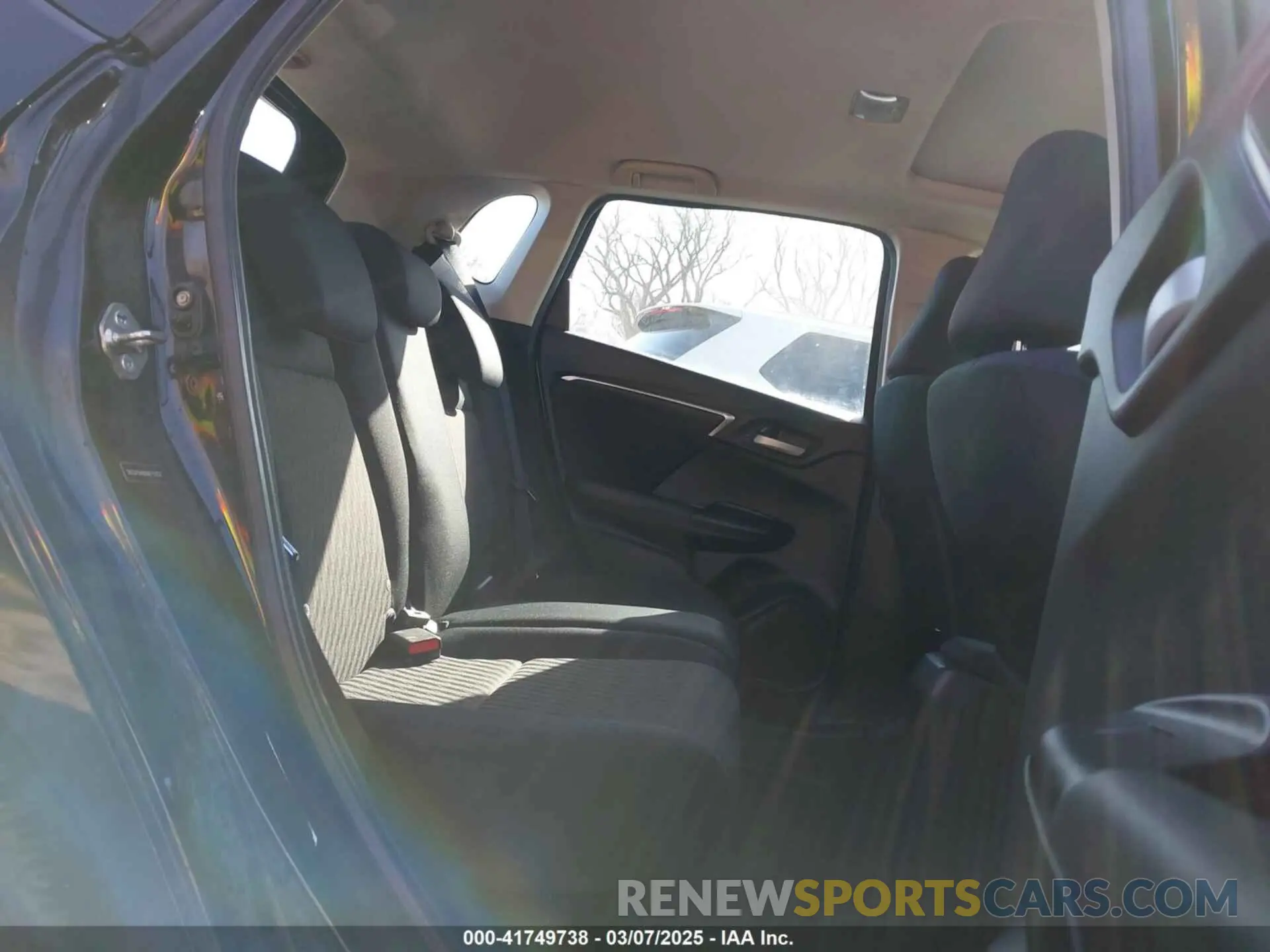 8 Фотография поврежденного автомобиля 3HGGK5H86KM716757 HONDA FIT 2019