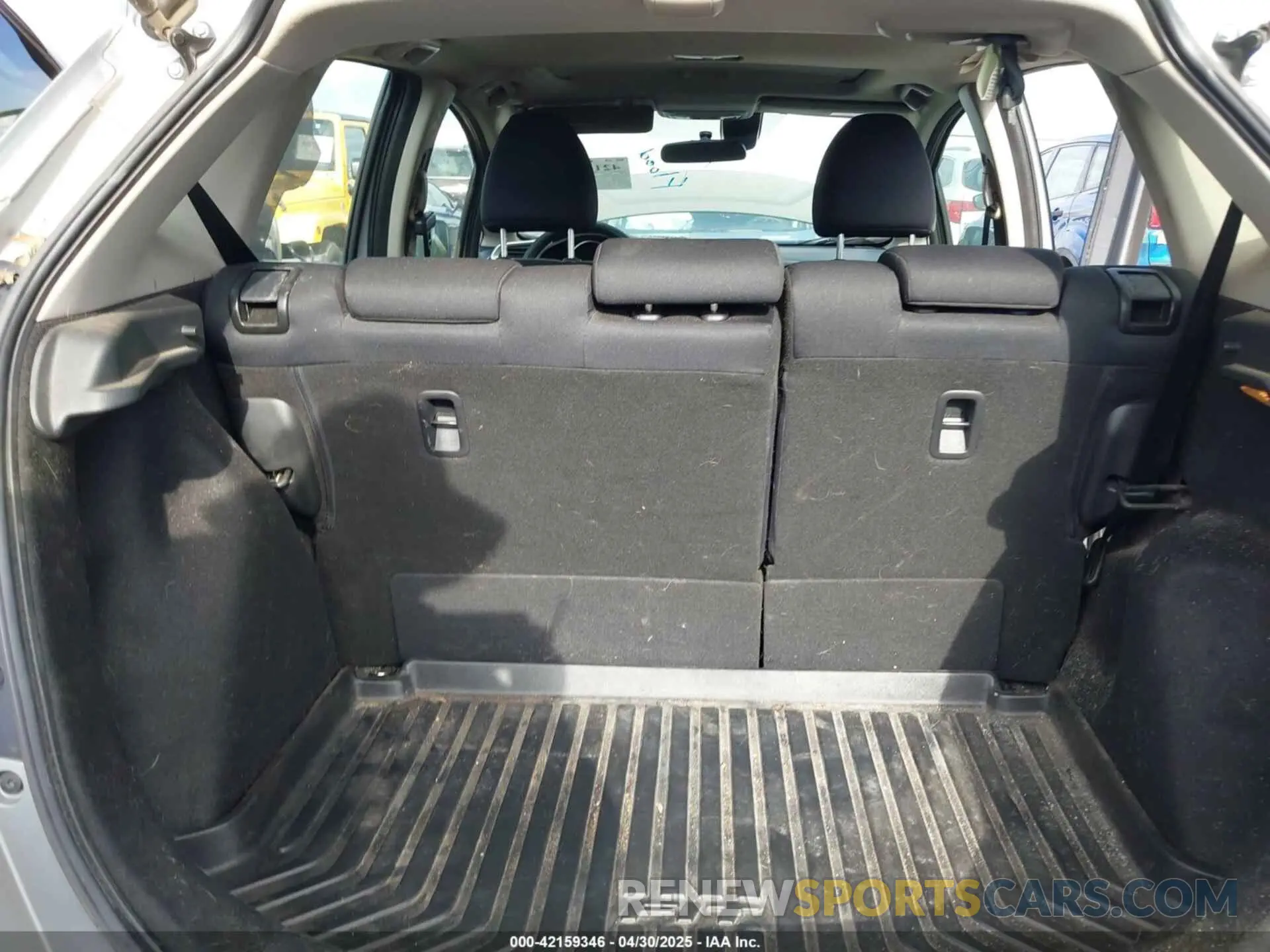 13 Photograph of a damaged car 3HGGK5H86KM717617 HONDA FIT 2019