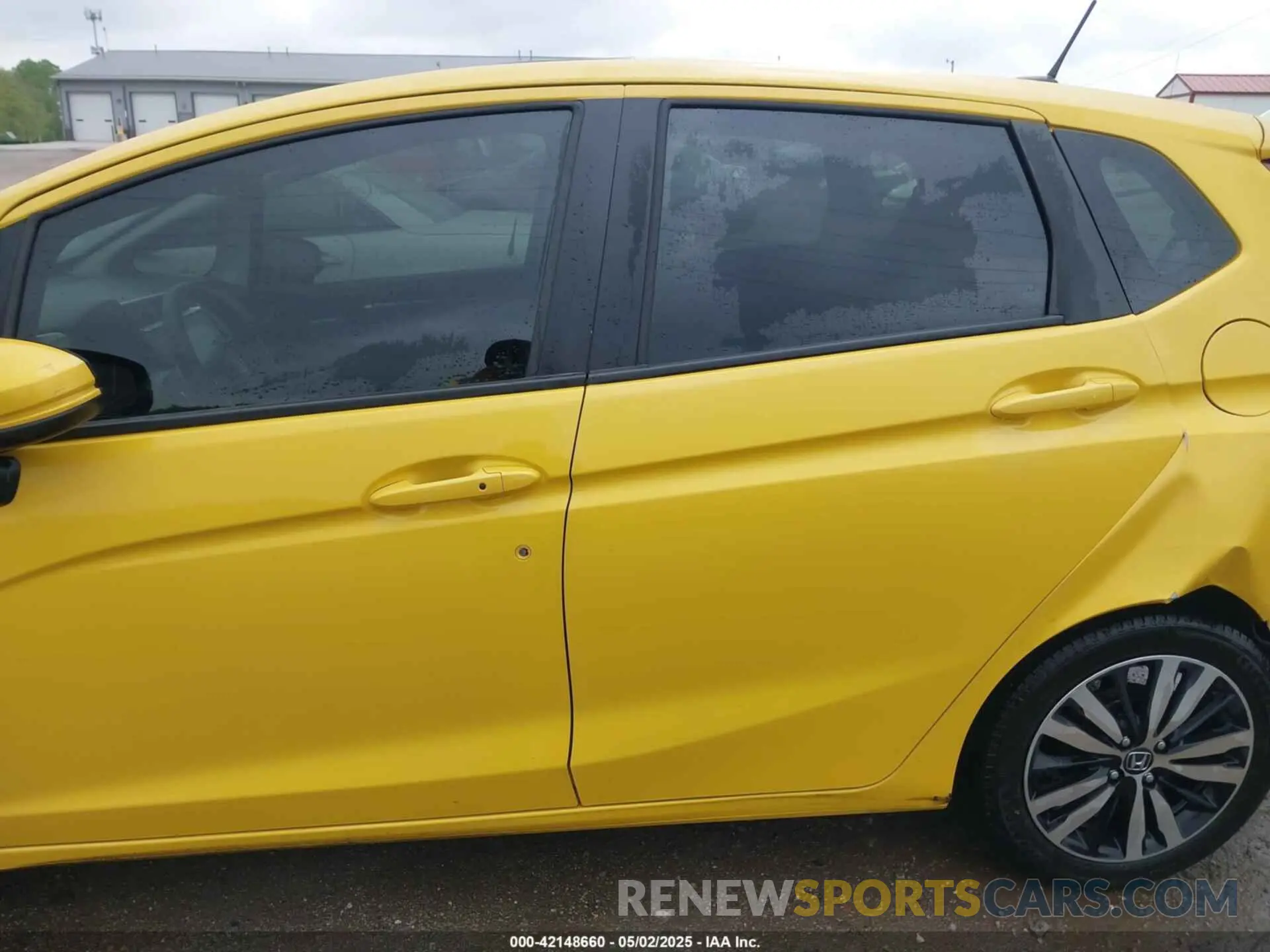 15 Photograph of a damaged car 3HGGK5H86KM723689 HONDA FIT 2019