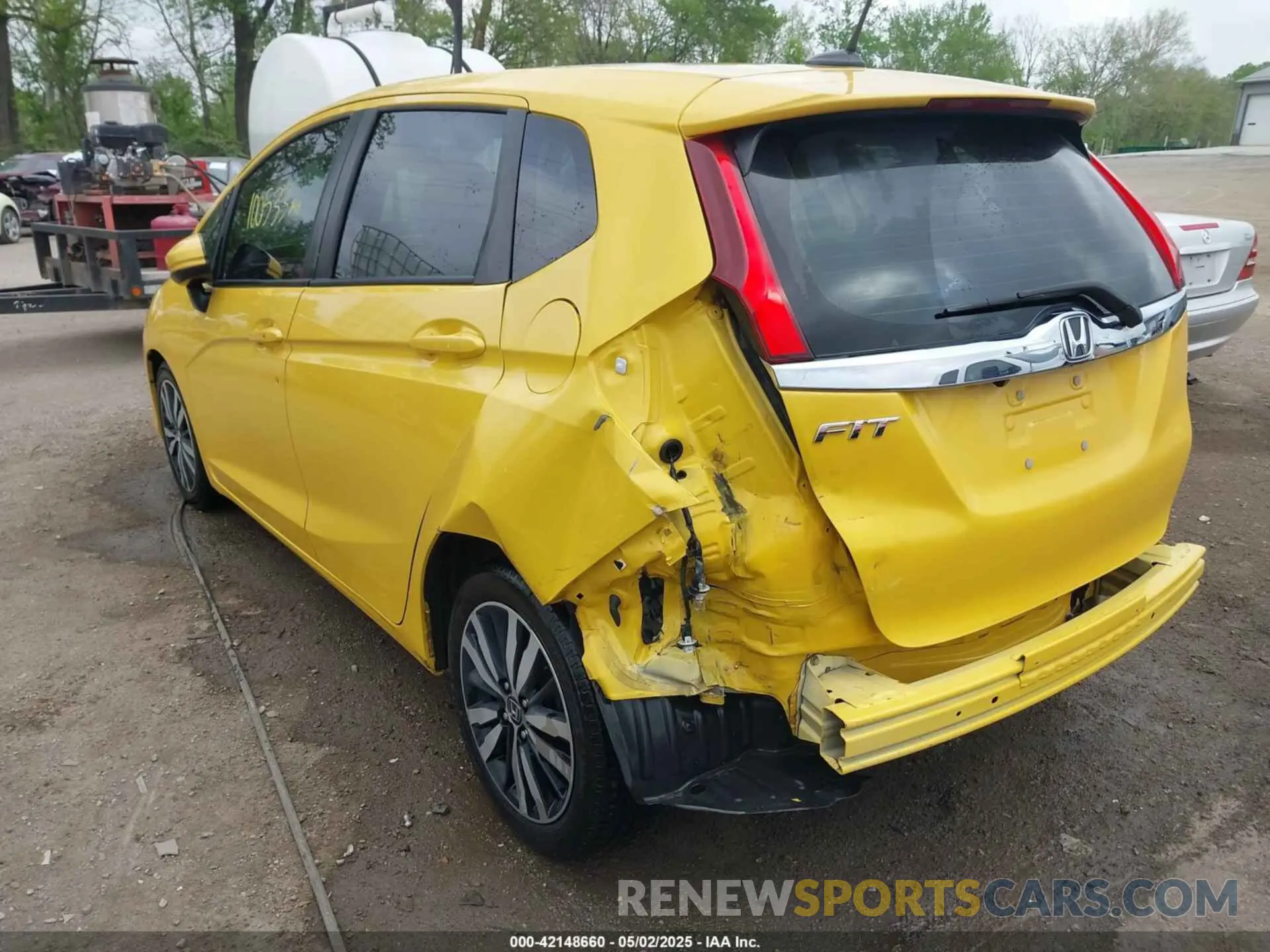6 Photograph of a damaged car 3HGGK5H86KM723689 HONDA FIT 2019