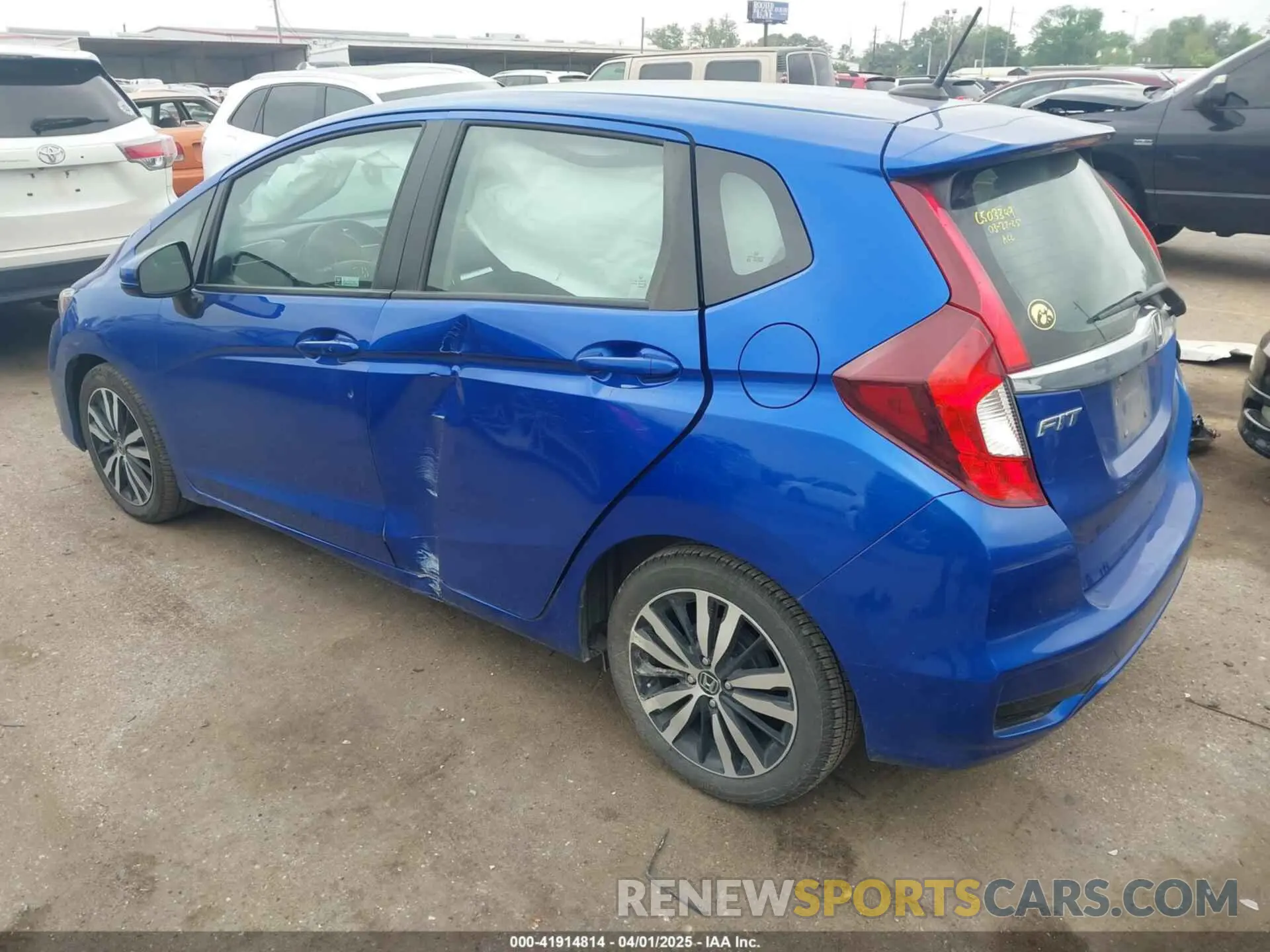 3 Photograph of a damaged car 3HGGK5H87KM707551 HONDA FIT 2019