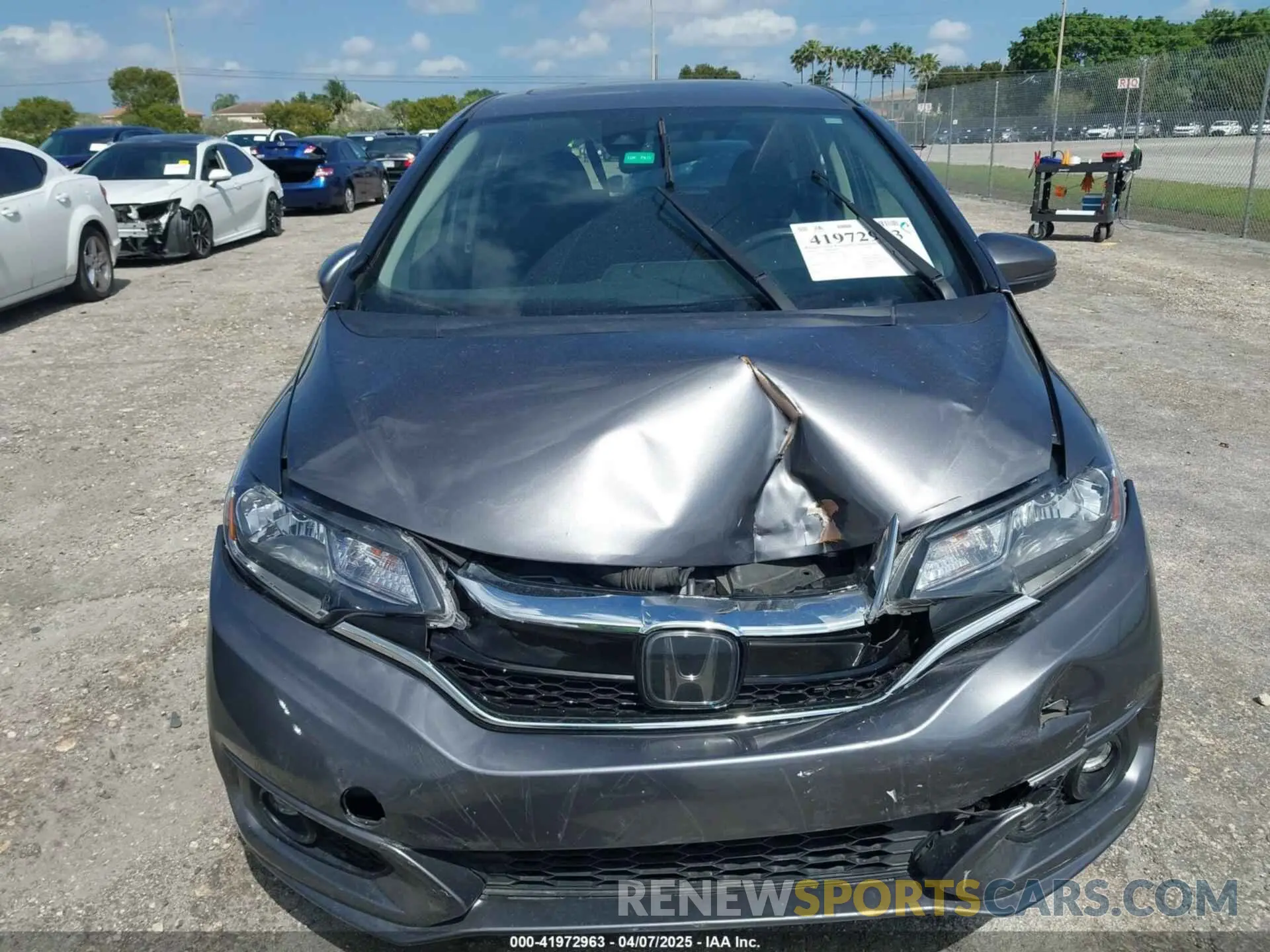 12 Фотография поврежденного автомобиля 3HGGK5H87KM735382 HONDA FIT 2019