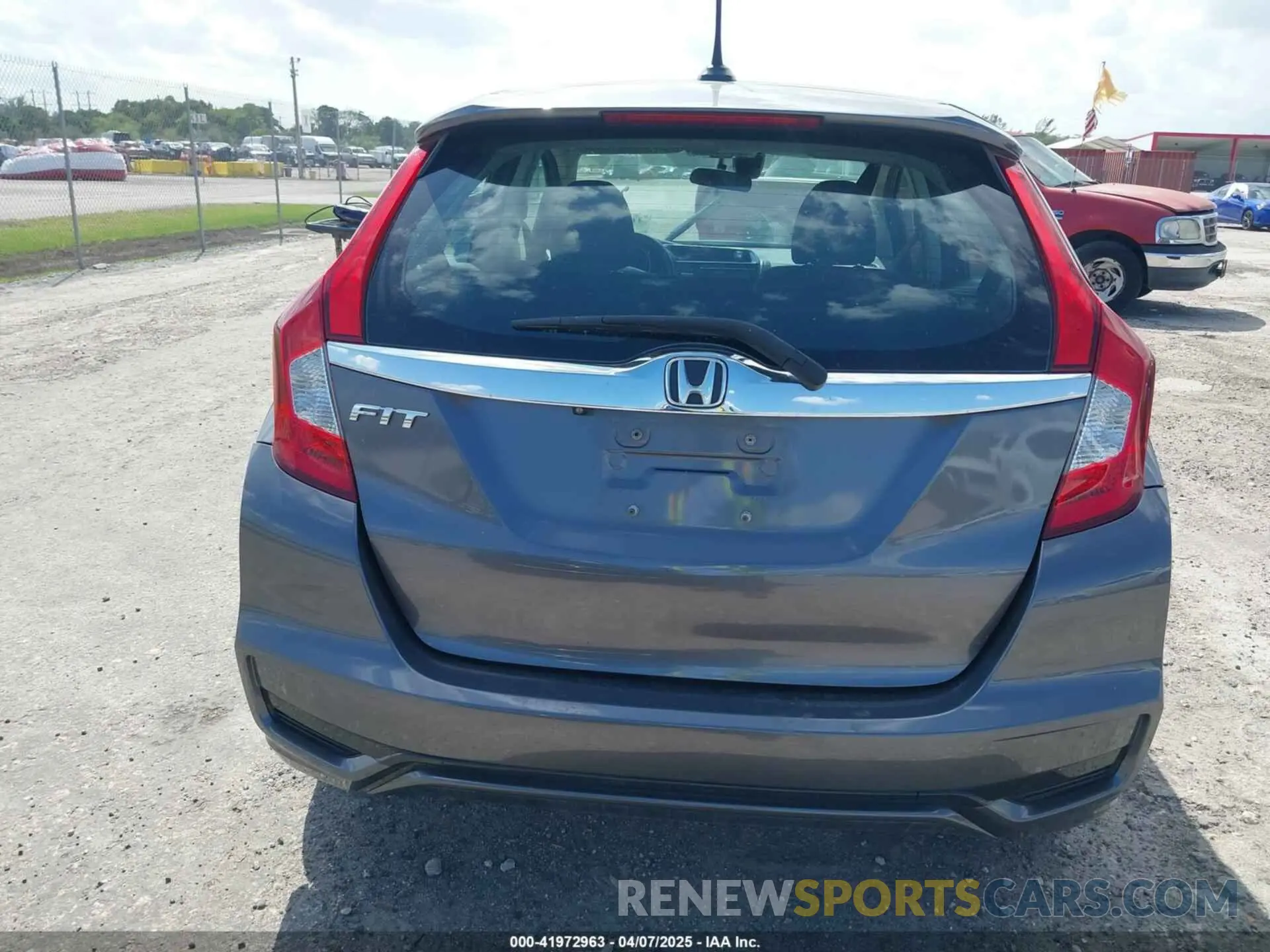 16 Фотография поврежденного автомобиля 3HGGK5H87KM735382 HONDA FIT 2019