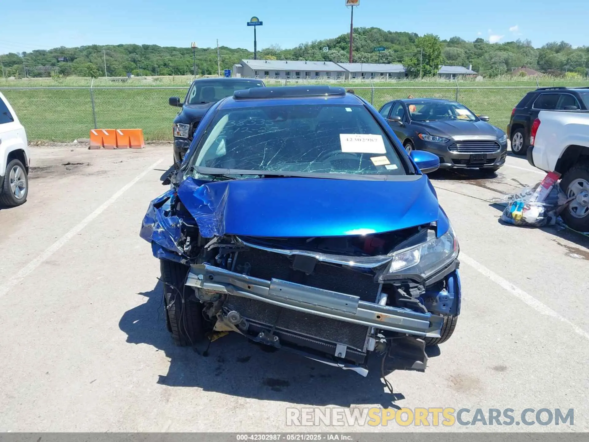 11 Фотография поврежденного автомобиля 3HGGK5H89KM753110 HONDA FIT 2019