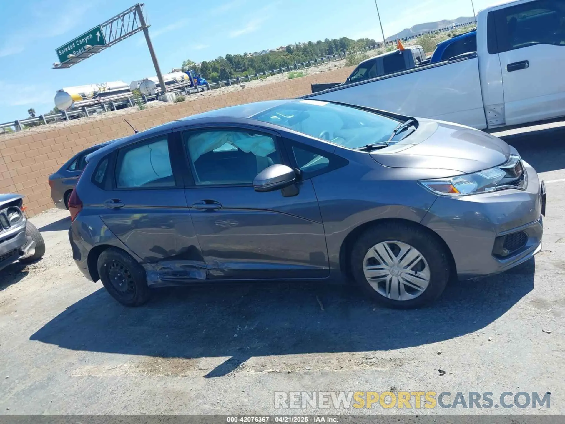 13 Photograph of a damaged car 3HGGK5H40LM707356 HONDA FIT 2020