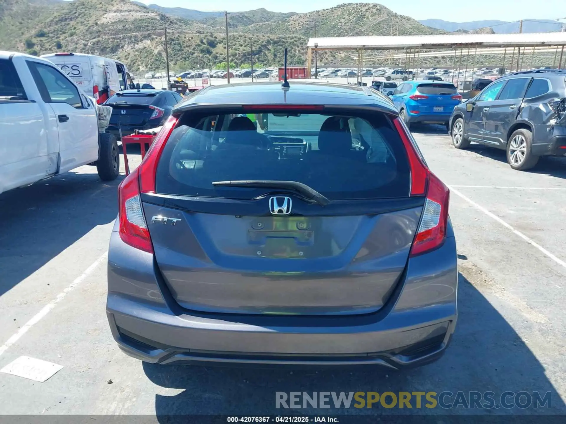 16 Photograph of a damaged car 3HGGK5H40LM707356 HONDA FIT 2020
