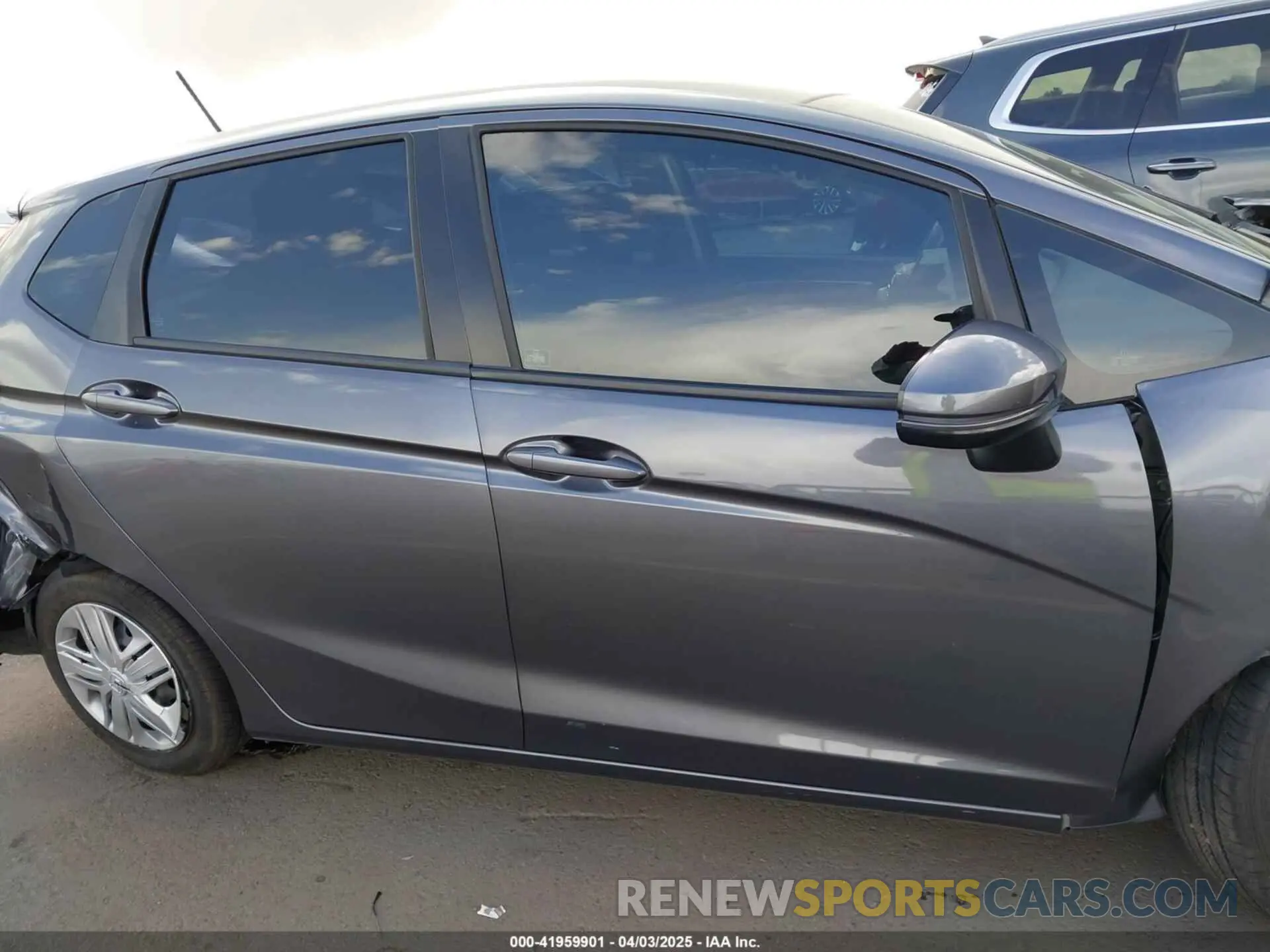 12 Photograph of a damaged car 3HGGK5H41LM708564 HONDA FIT 2020