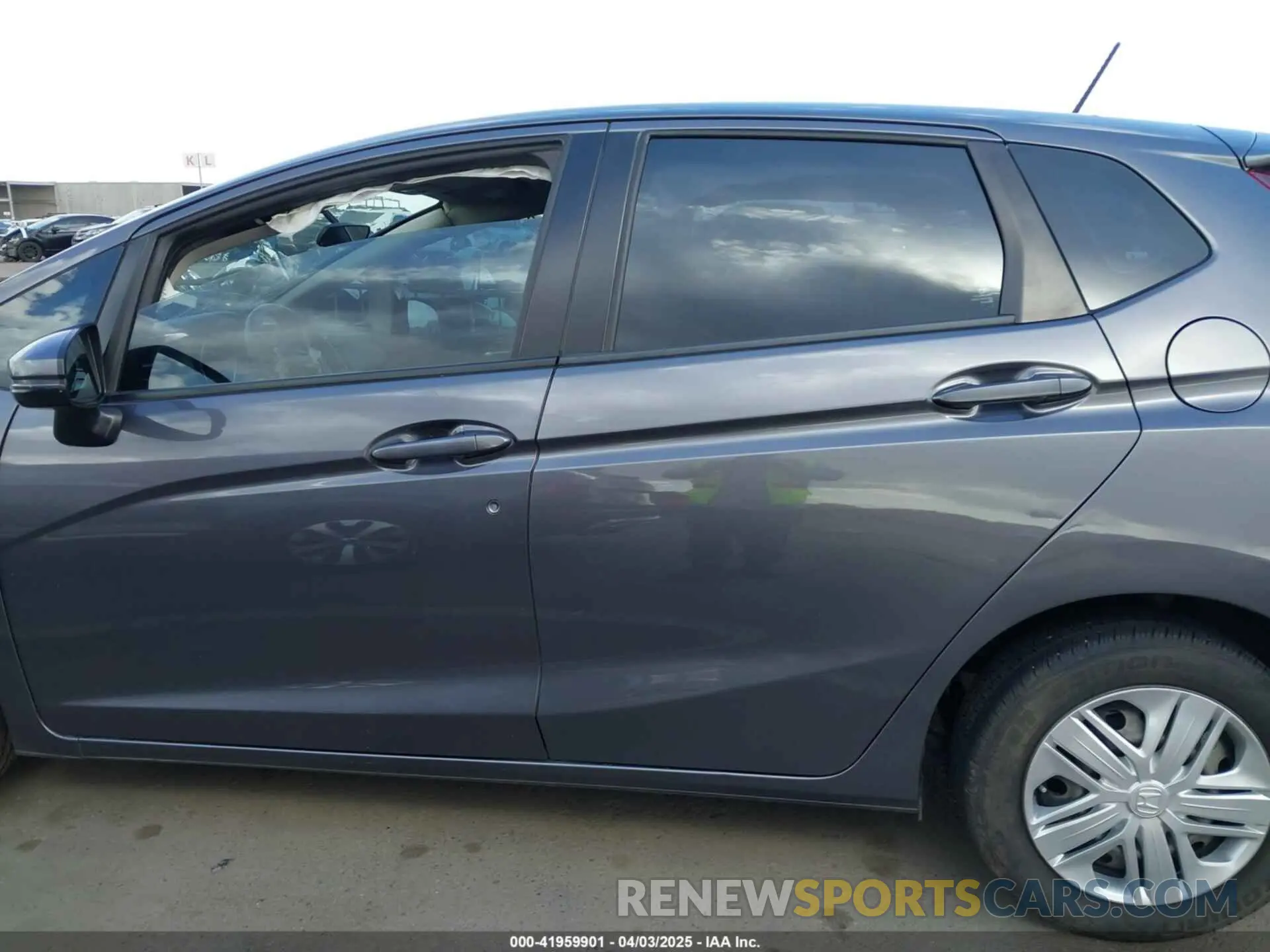 13 Photograph of a damaged car 3HGGK5H41LM708564 HONDA FIT 2020
