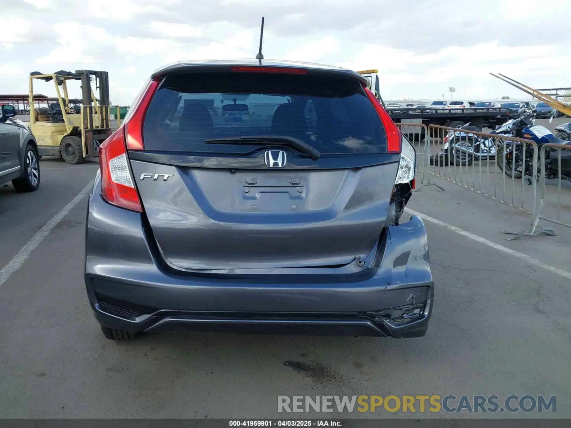 15 Photograph of a damaged car 3HGGK5H41LM708564 HONDA FIT 2020