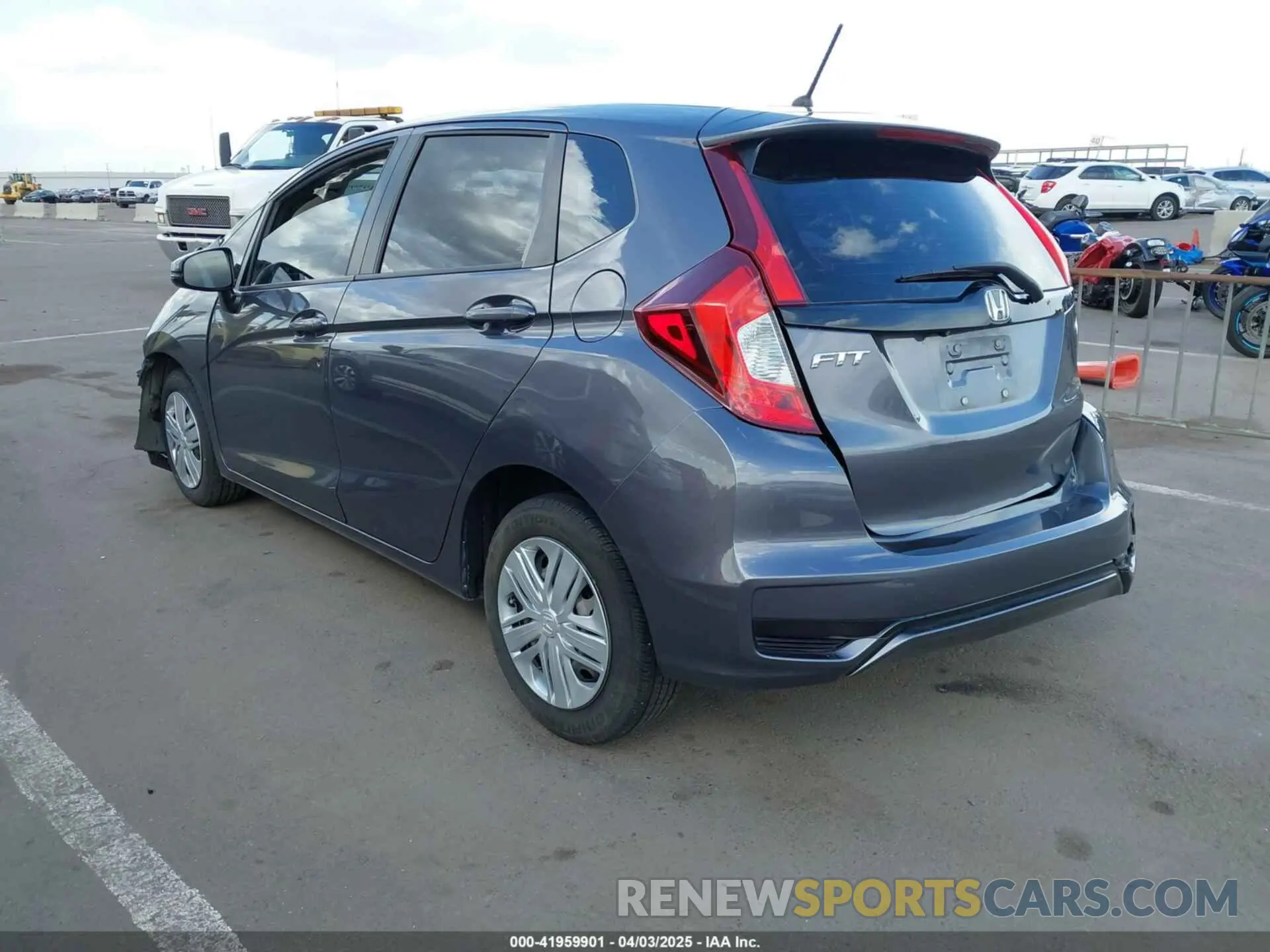 3 Photograph of a damaged car 3HGGK5H41LM708564 HONDA FIT 2020