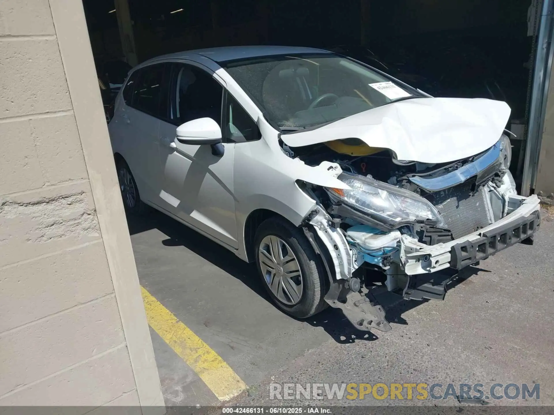 1 Photograph of a damaged car 3HGGK5H41LM718351 HONDA FIT 2020