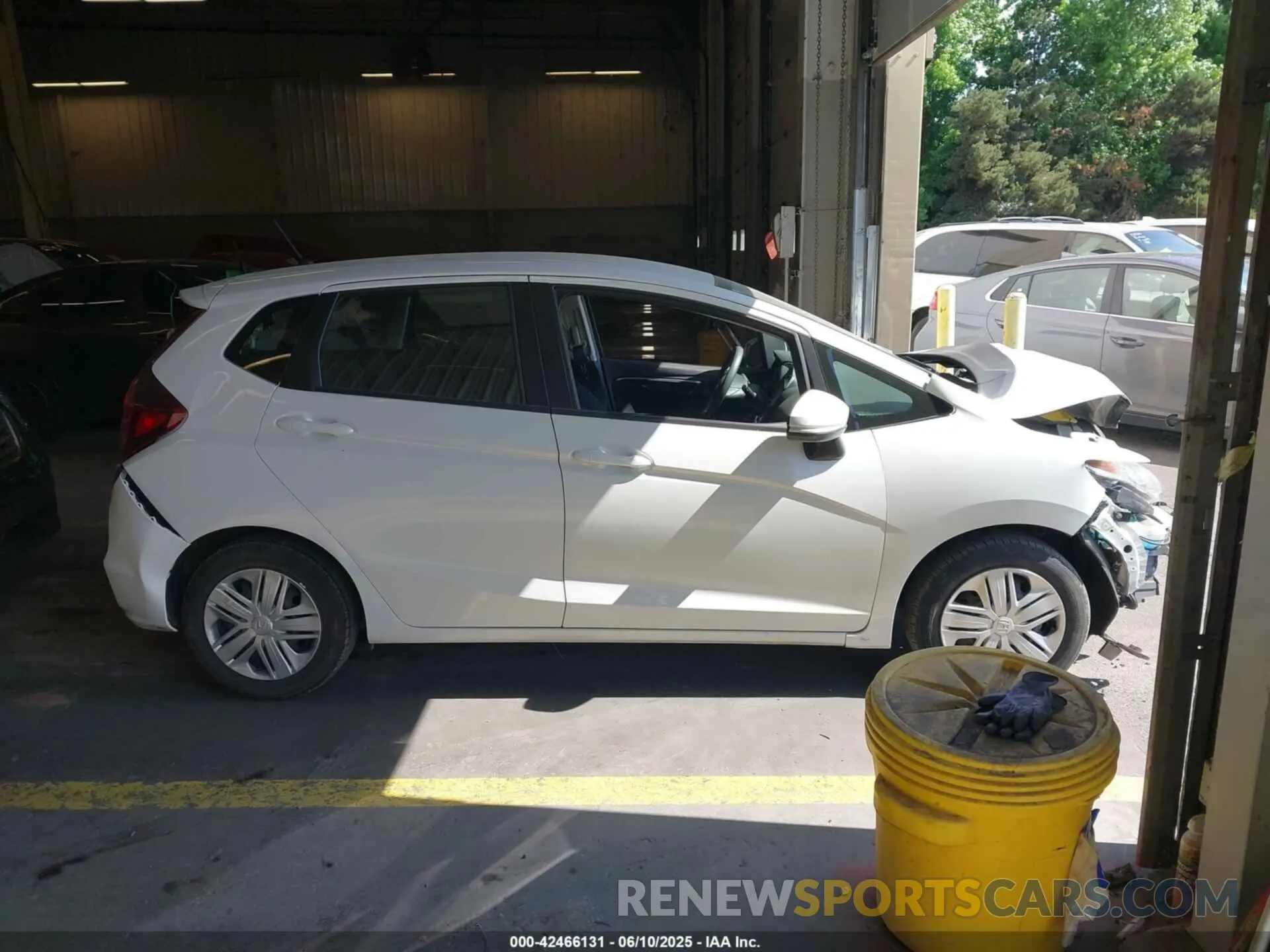 13 Photograph of a damaged car 3HGGK5H41LM718351 HONDA FIT 2020
