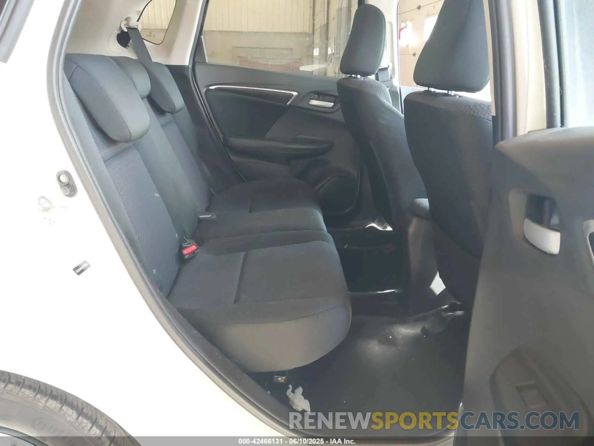 8 Photograph of a damaged car 3HGGK5H41LM718351 HONDA FIT 2020