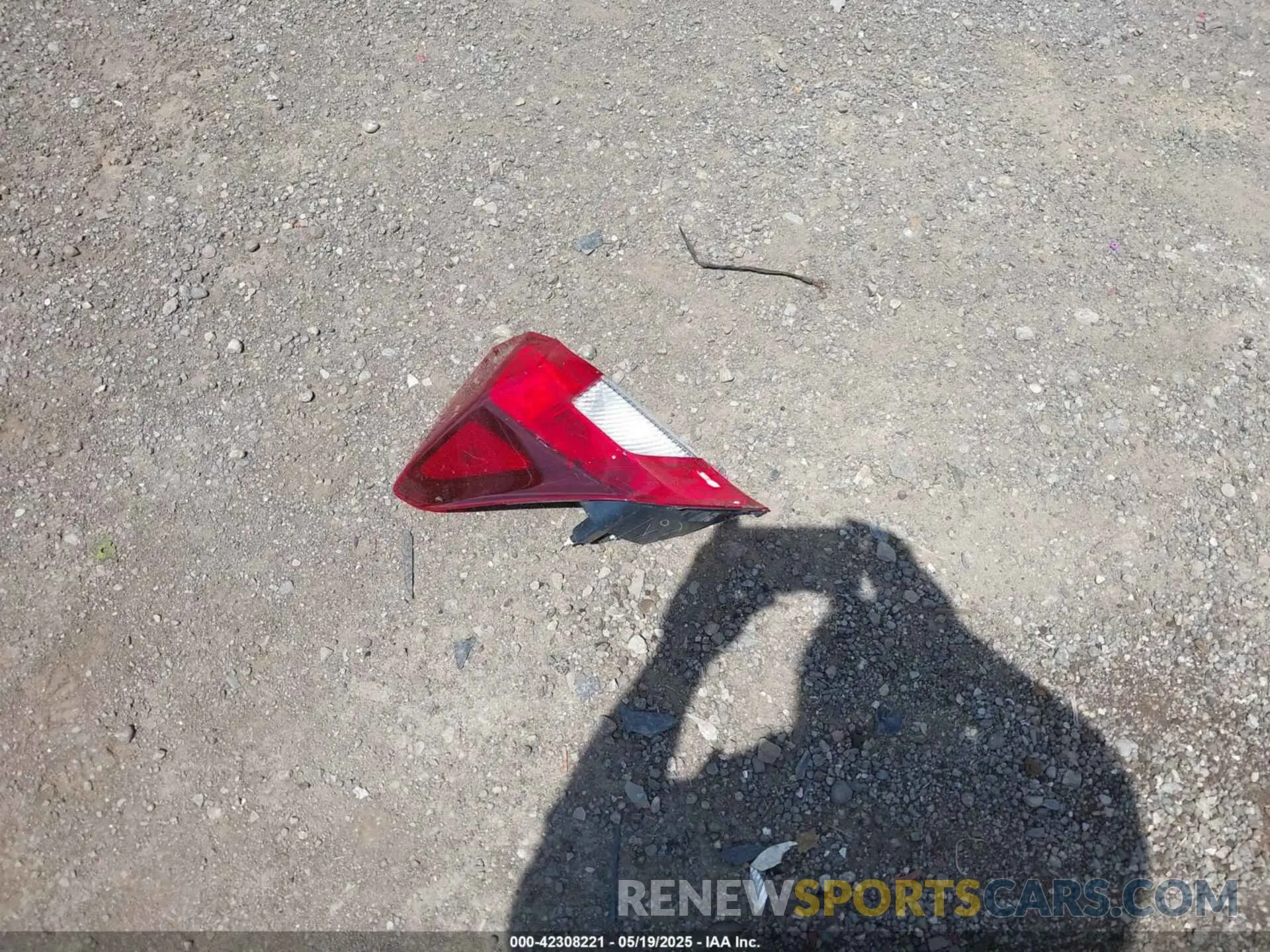 11 Photograph of a damaged car 3HGGK5H42LM727687 HONDA FIT 2020