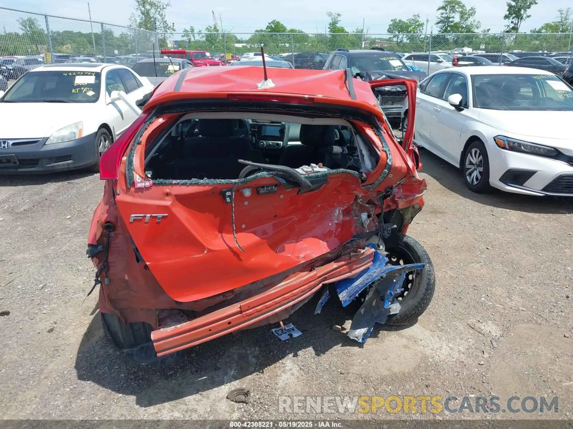 16 Photograph of a damaged car 3HGGK5H42LM727687 HONDA FIT 2020