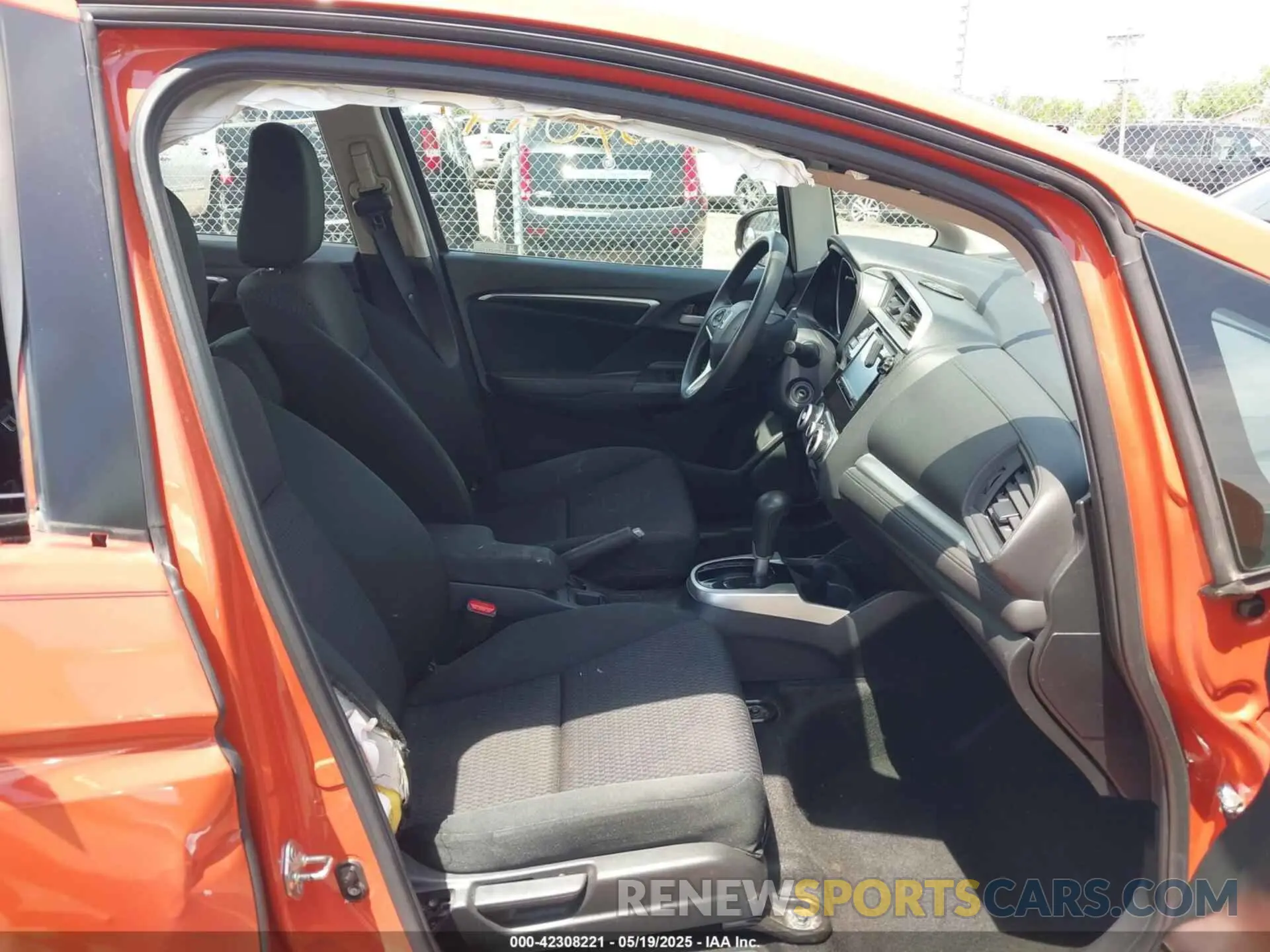 5 Photograph of a damaged car 3HGGK5H42LM727687 HONDA FIT 2020