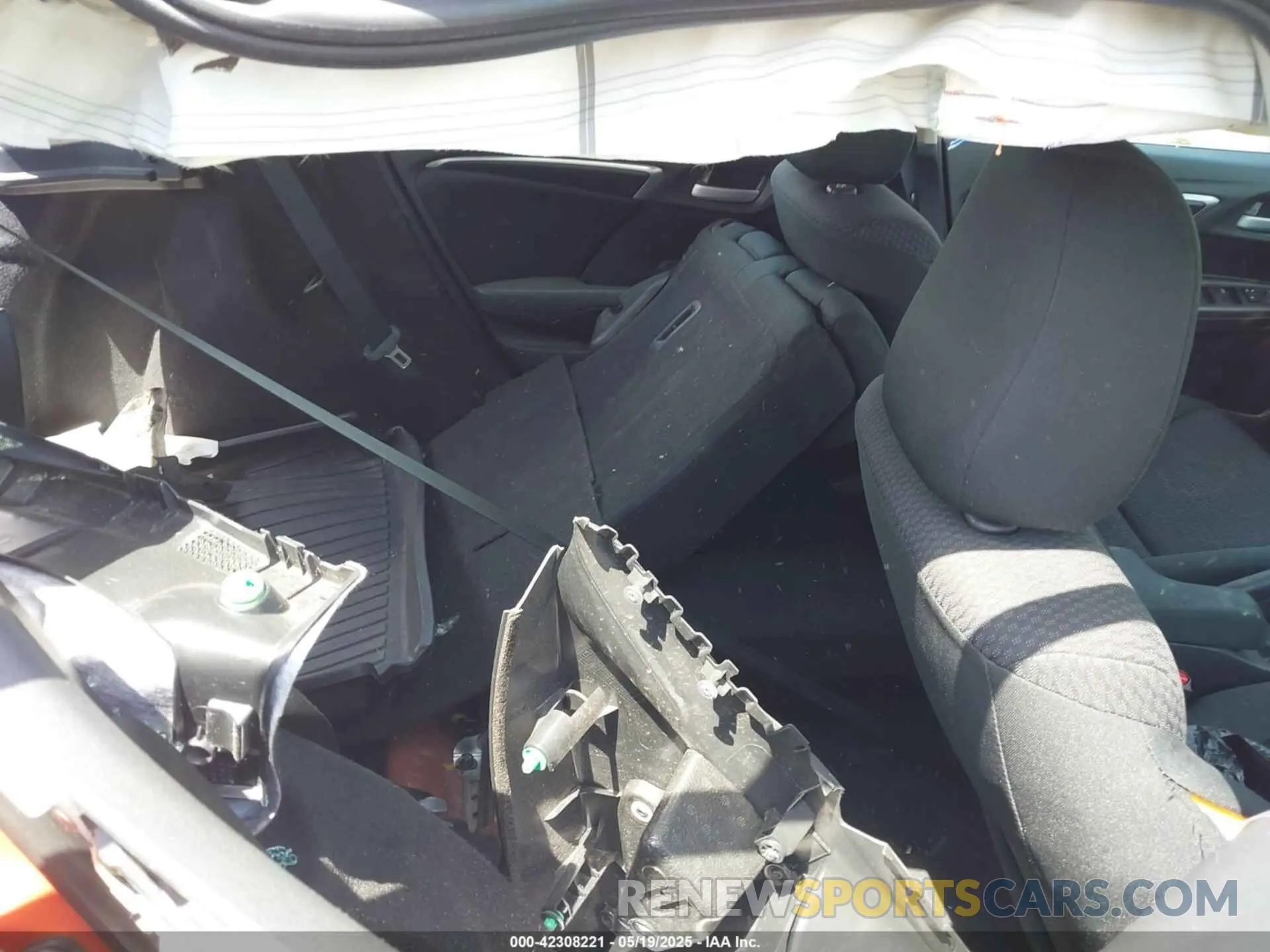 8 Photograph of a damaged car 3HGGK5H42LM727687 HONDA FIT 2020