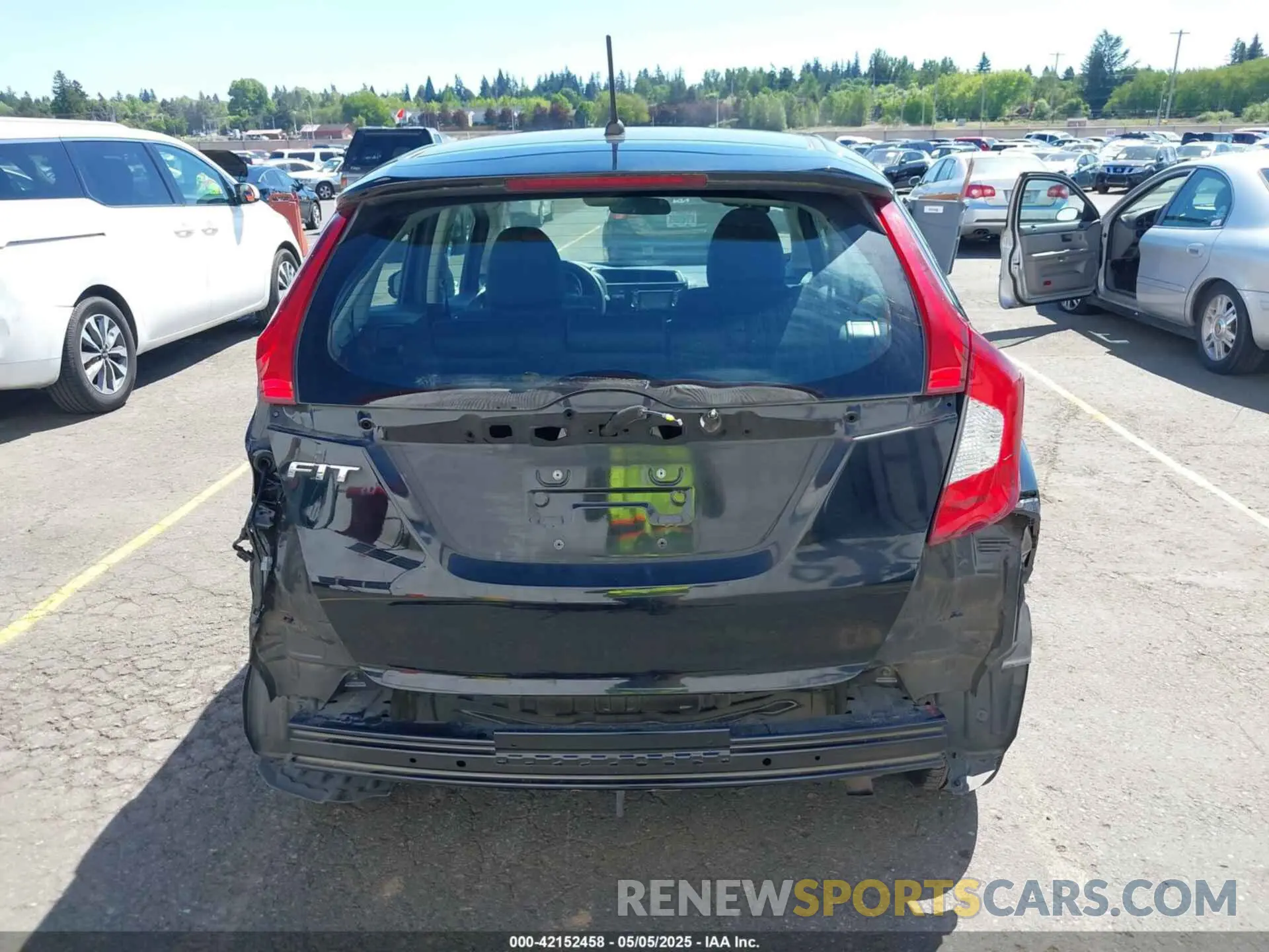 17 Photograph of a damaged car 3HGGK5H43LM705505 HONDA FIT 2020