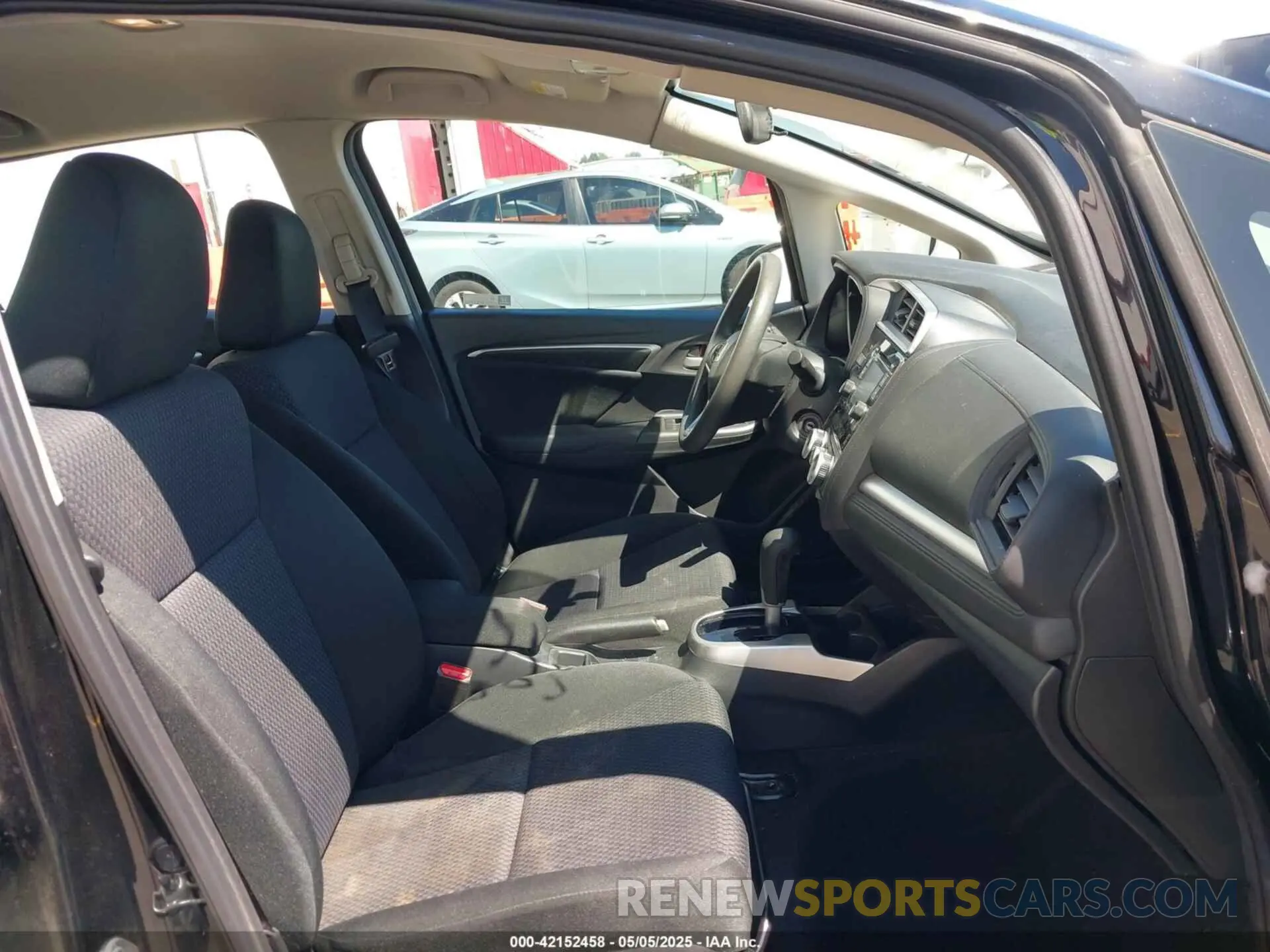 5 Photograph of a damaged car 3HGGK5H43LM705505 HONDA FIT 2020