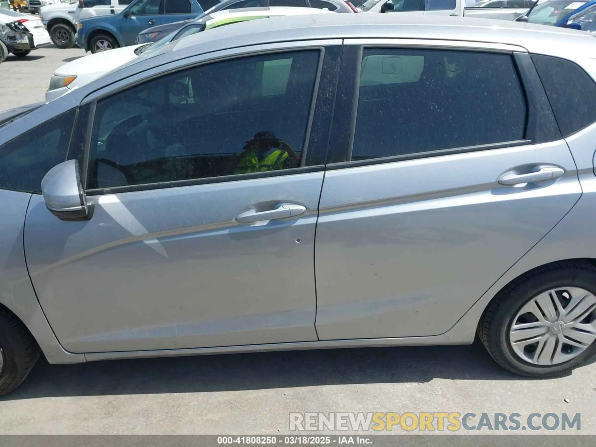 15 Photograph of a damaged car 3HGGK5H43LM713989 HONDA FIT 2020