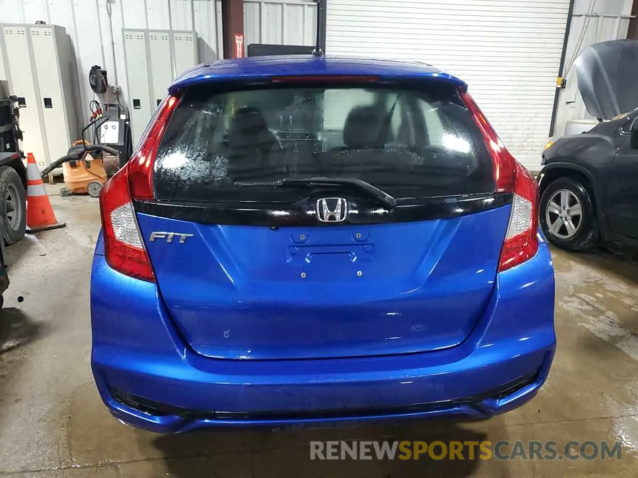 6 Photograph of a damaged car 3HGGK5H44LM722751 HONDA FIT 2020