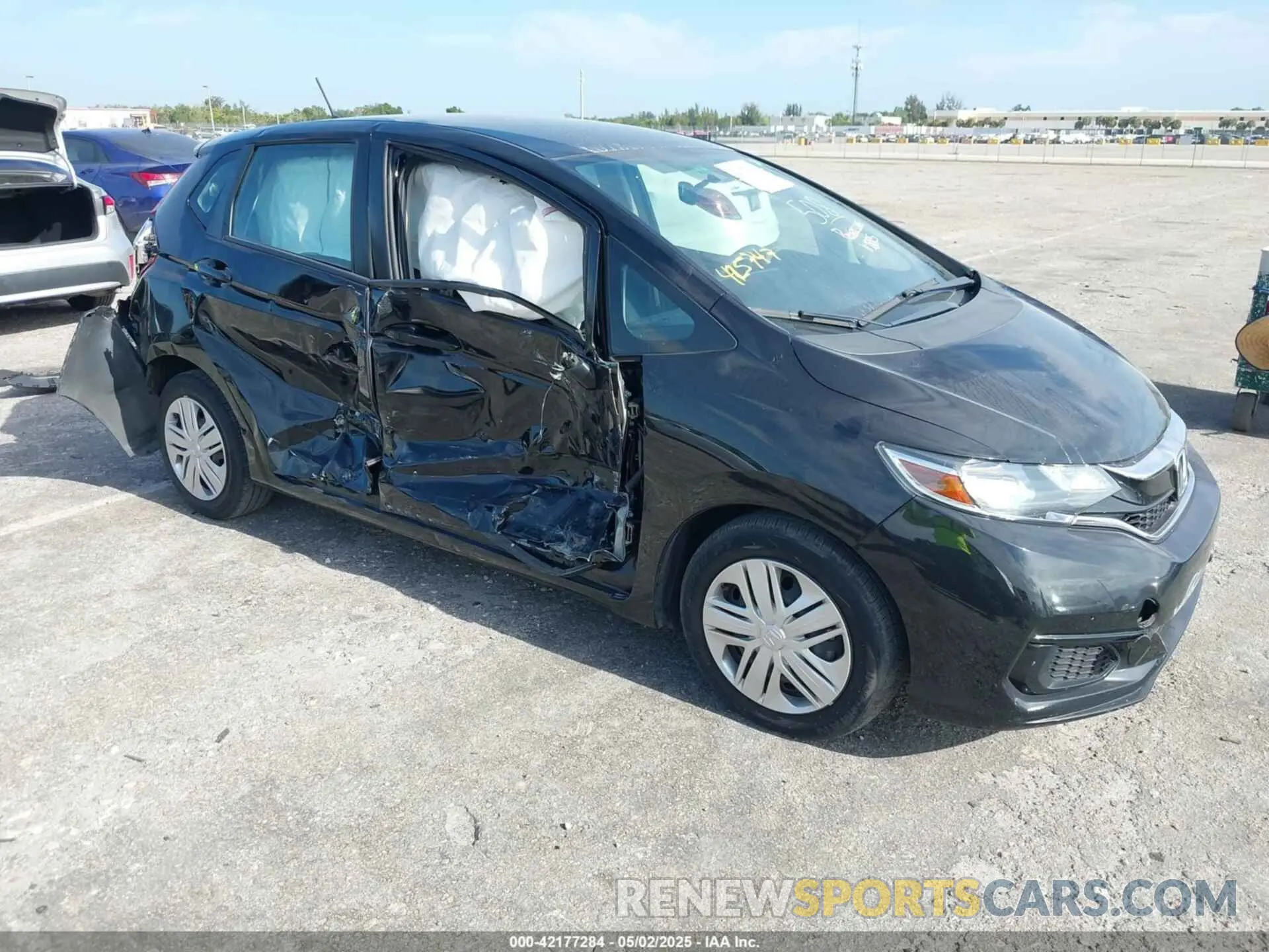 1 Photograph of a damaged car 3HGGK5H44LM731885 HONDA FIT 2020