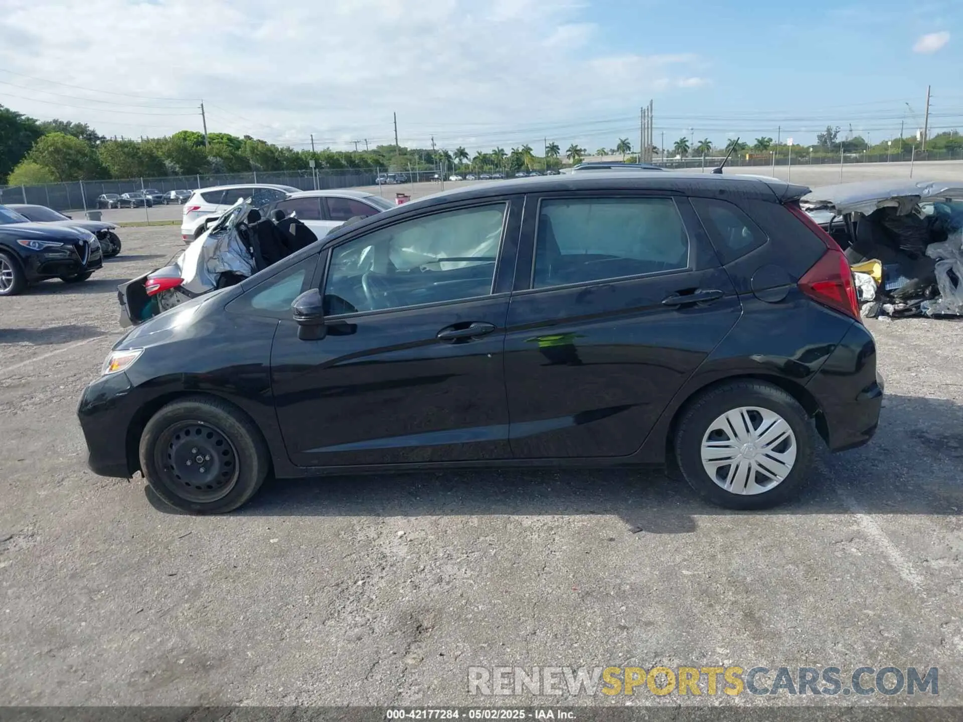 14 Photograph of a damaged car 3HGGK5H44LM731885 HONDA FIT 2020