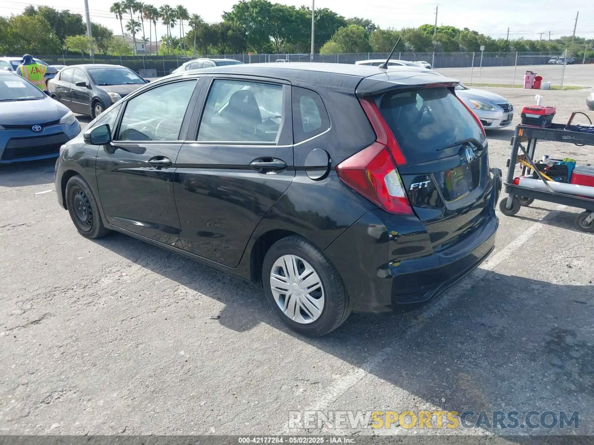 3 Photograph of a damaged car 3HGGK5H44LM731885 HONDA FIT 2020