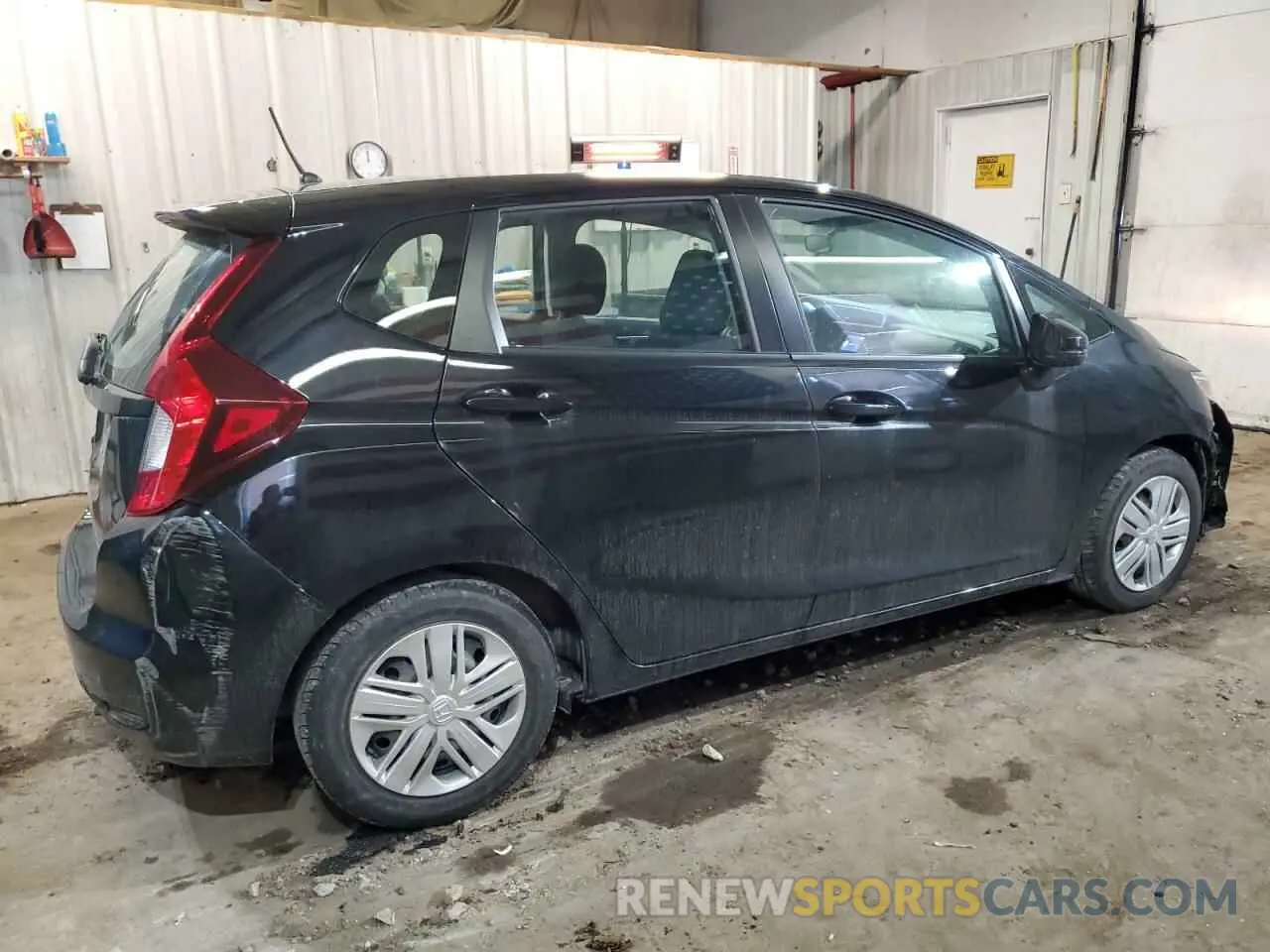 3 Photograph of a damaged car 3HGGK5H46LM713338 HONDA FIT 2020