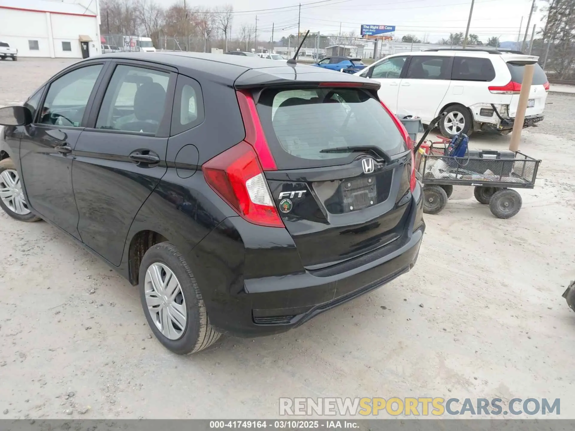 3 Photograph of a damaged car 3HGGK5H47LM721092 HONDA FIT 2020
