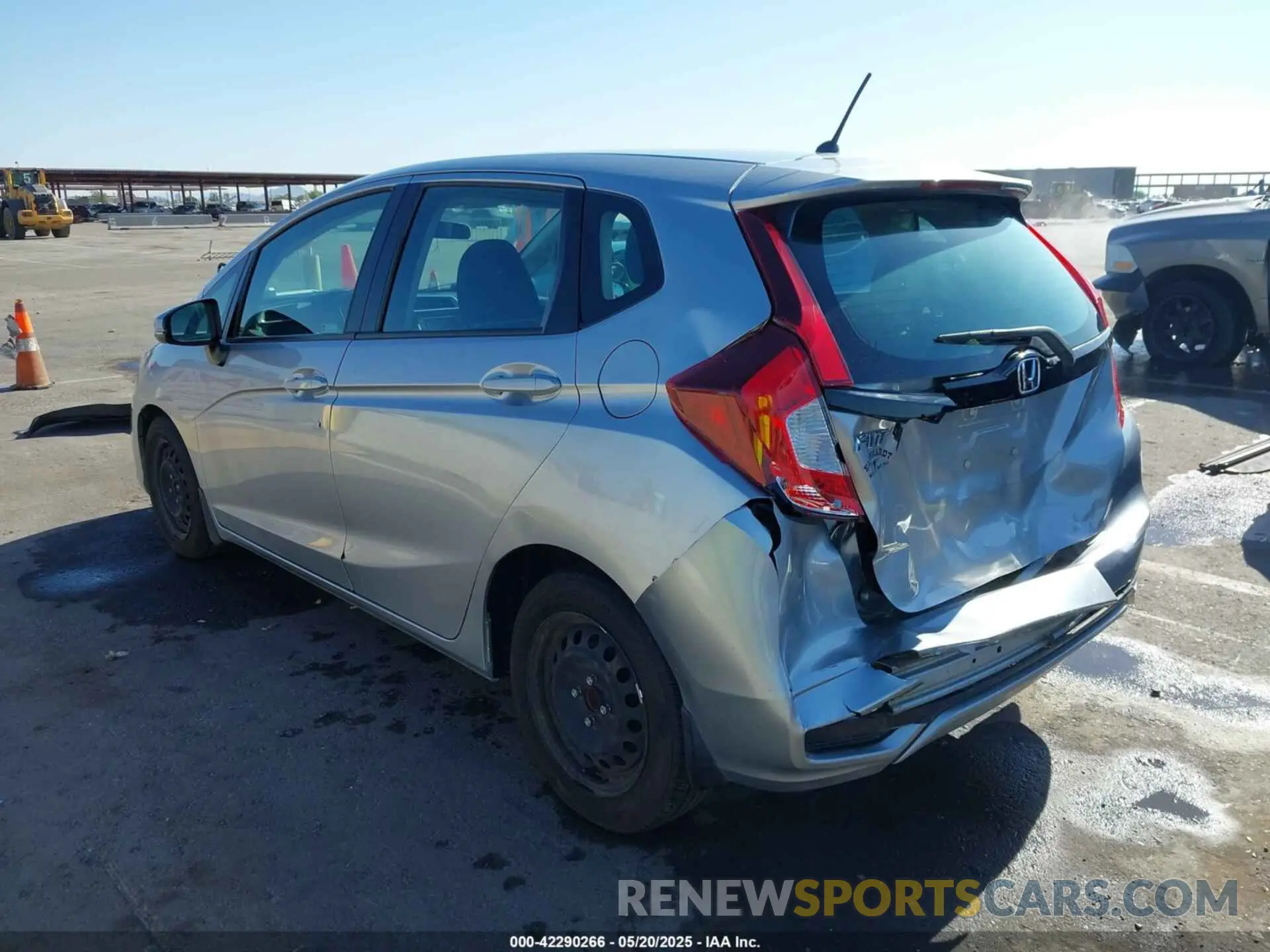 3 Photograph of a damaged car 3HGGK5H48LM700879 HONDA FIT 2020