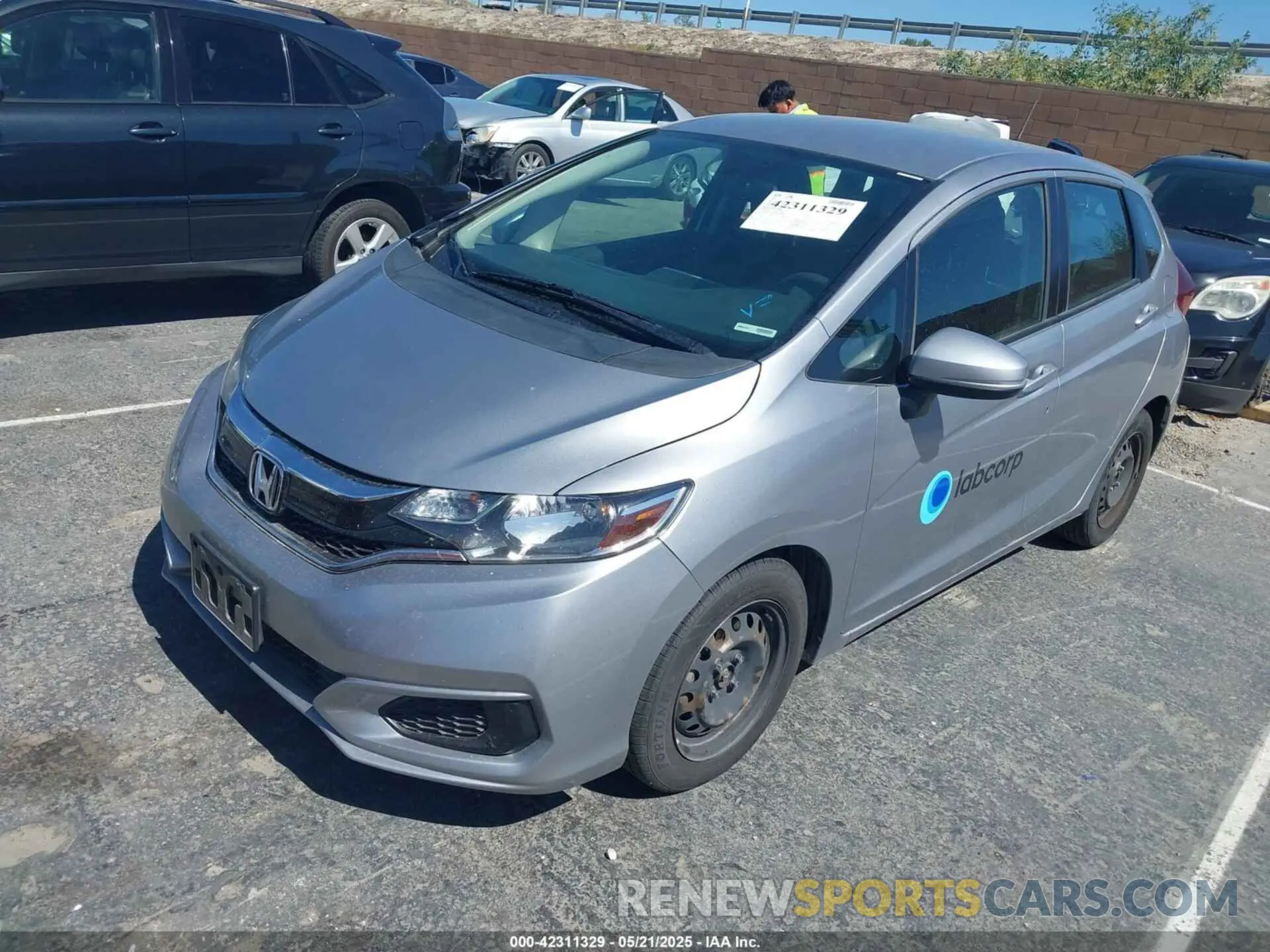 2 Фотография поврежденного автомобиля 3HGGK5H48LM730268 HONDA FIT 2020