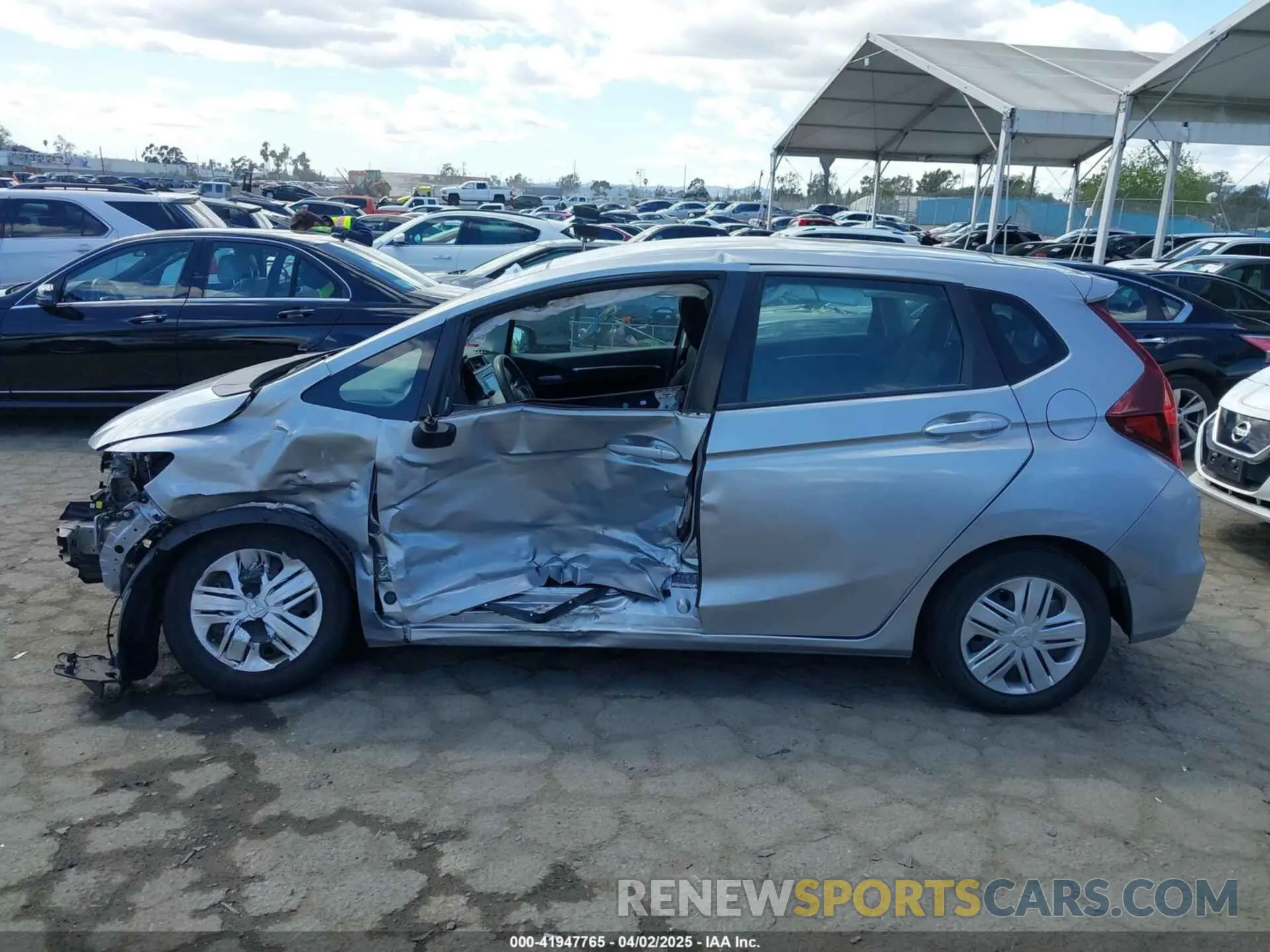 15 Фотография поврежденного автомобиля 3HGGK5H49LM724771 HONDA FIT 2020